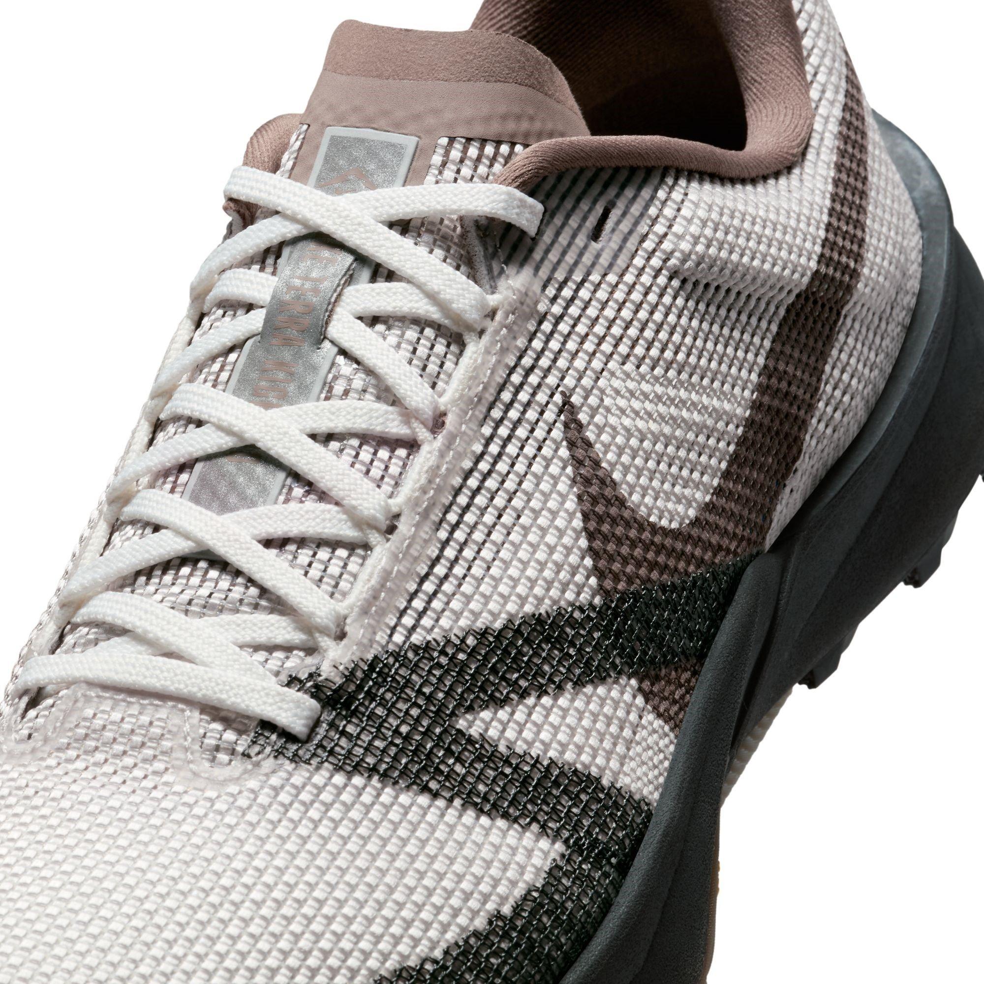 Grau/Grau-Mink - Nike - Terra Kiger 10 - 7