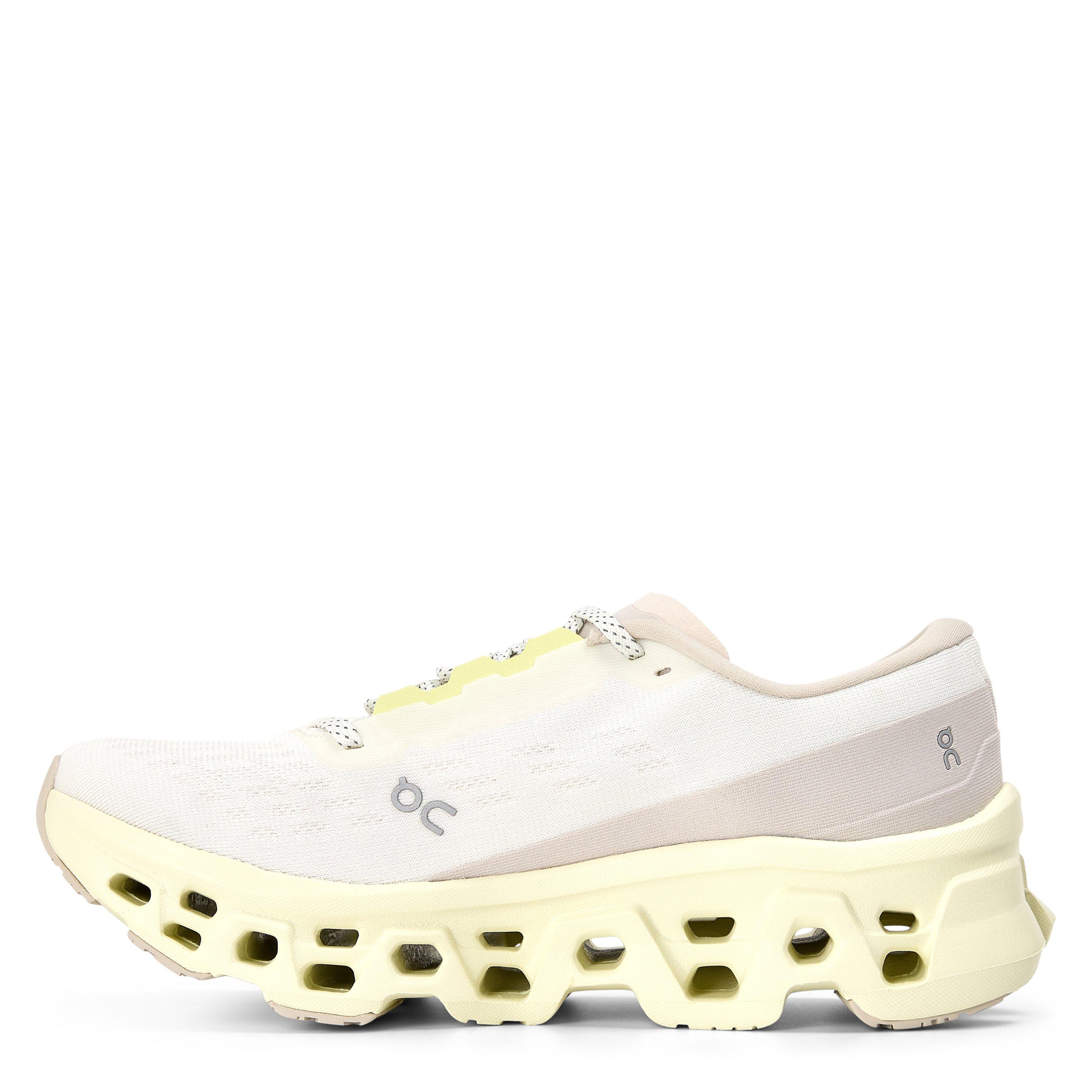 Ivory/Seedling - On - Womens Cloudmonster 3 Running Shoes - 2