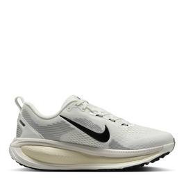 Nike Vomero 18 Road Running Shoes Womens