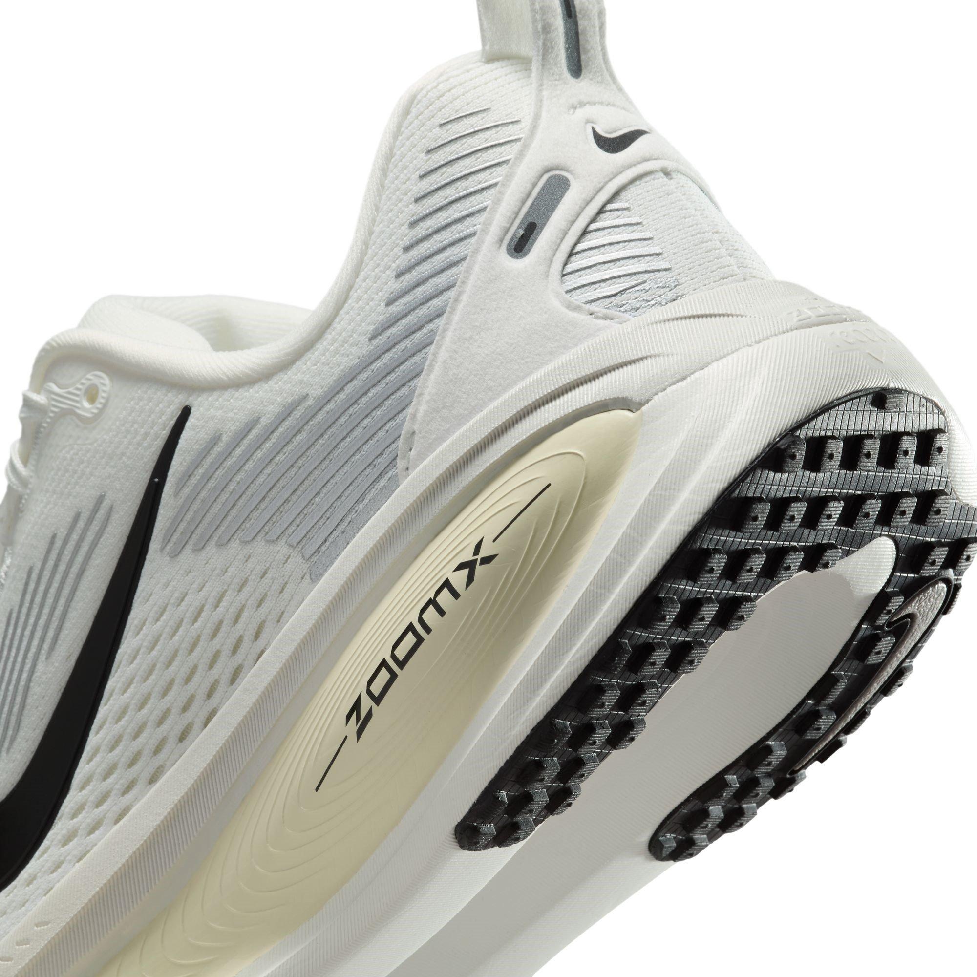 White/Blk-Milk - Nike - Vomero 18 Womens Running Shoes - 8