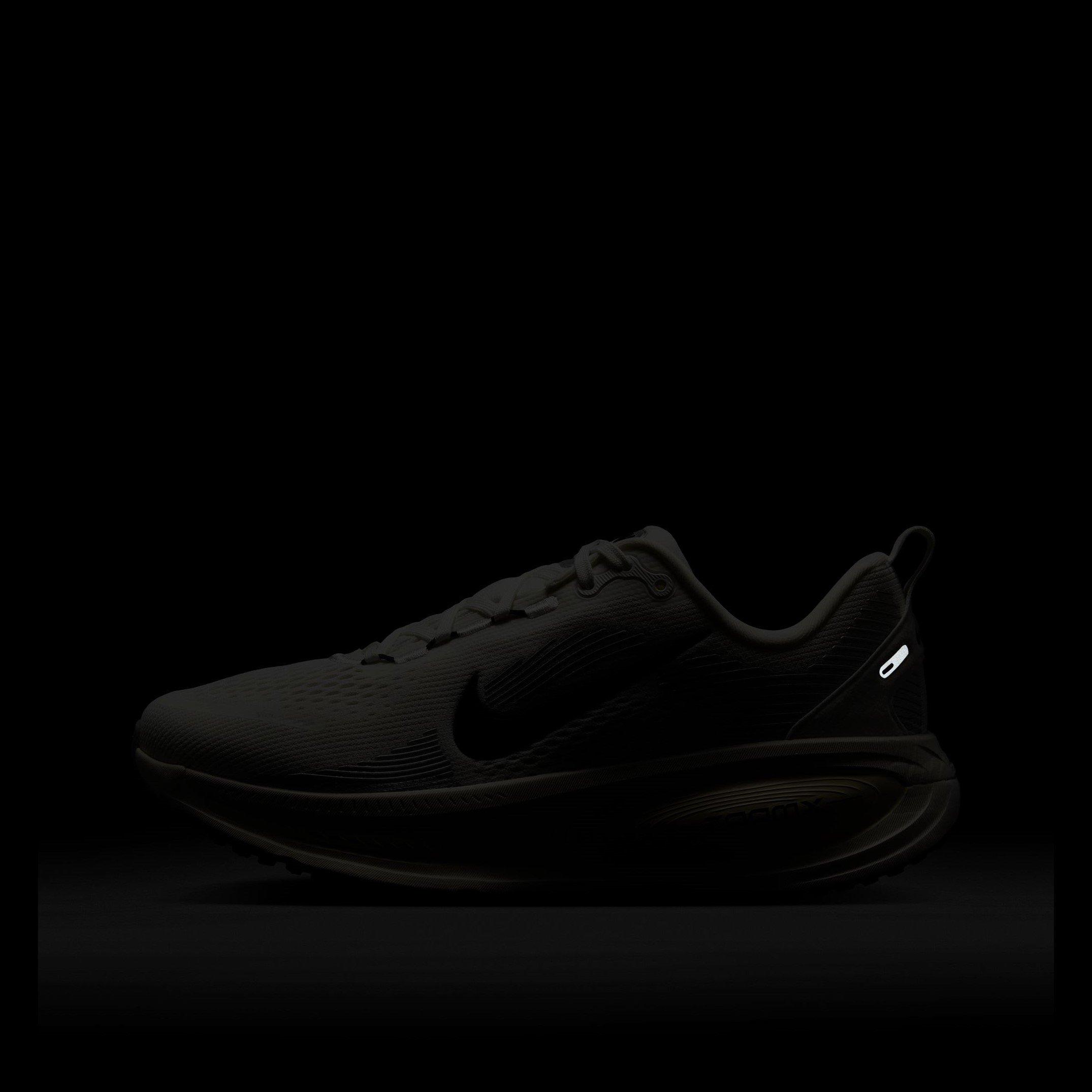 White/Blk-Milk - Nike - Vomero 18 Womens Running Shoes - 10