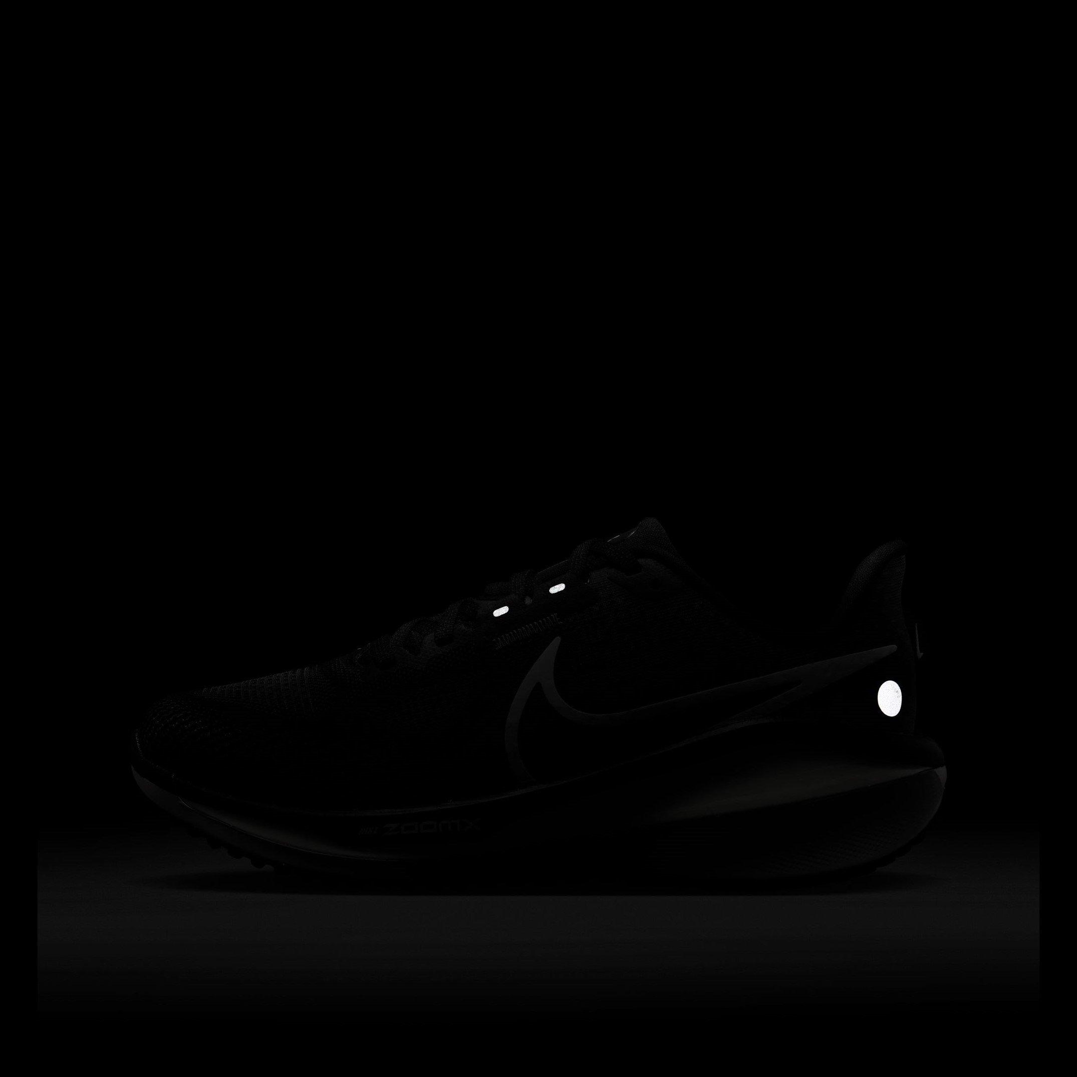 Zwart/Wit - Nike - Vomero 17 Women's Road Running Shoes - 12