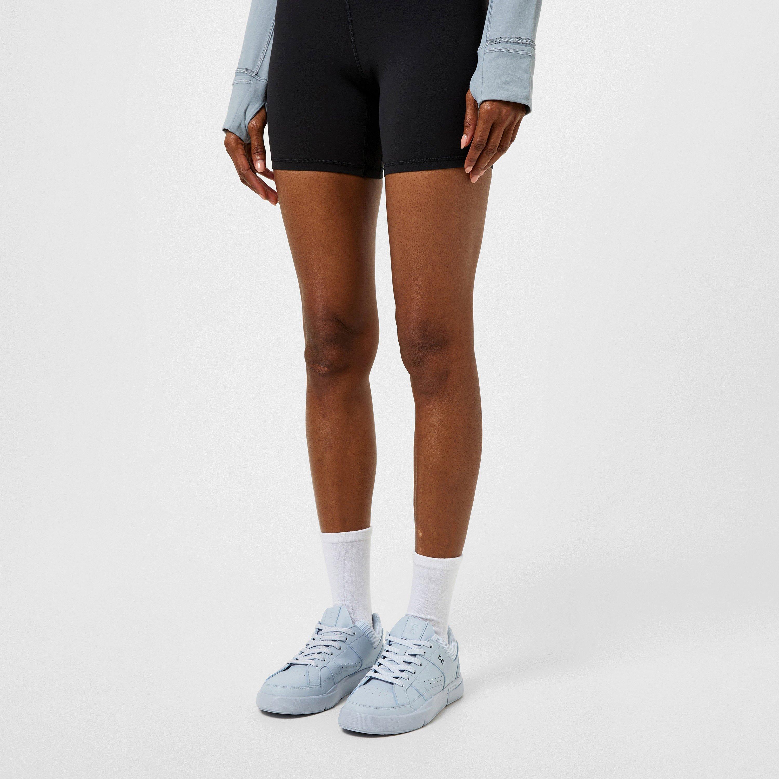 Heather - On - Roger Clubhouse - 3