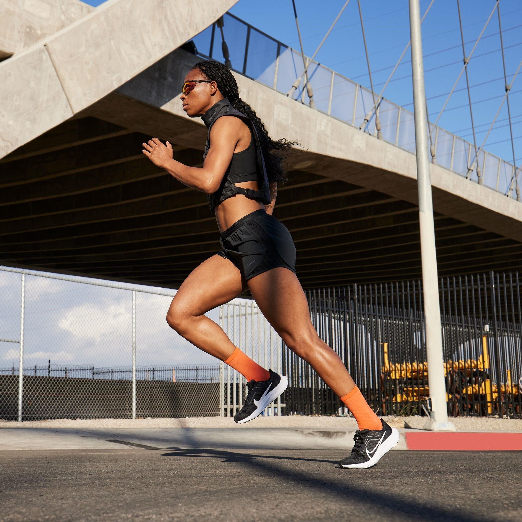 ZWART/WIT-IRO - Nike - Pegasus 40 Women's Road Running Shoes - 11