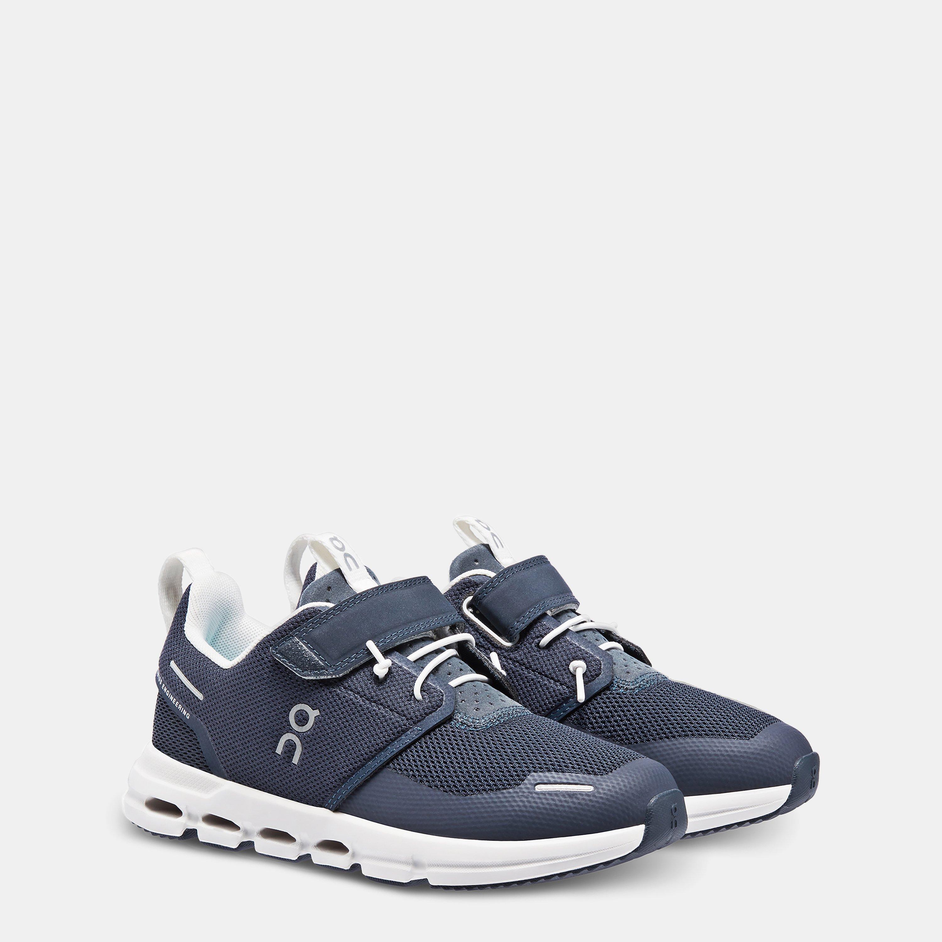 Midnight White - On - Childrens Cloud Play Shoes - 3