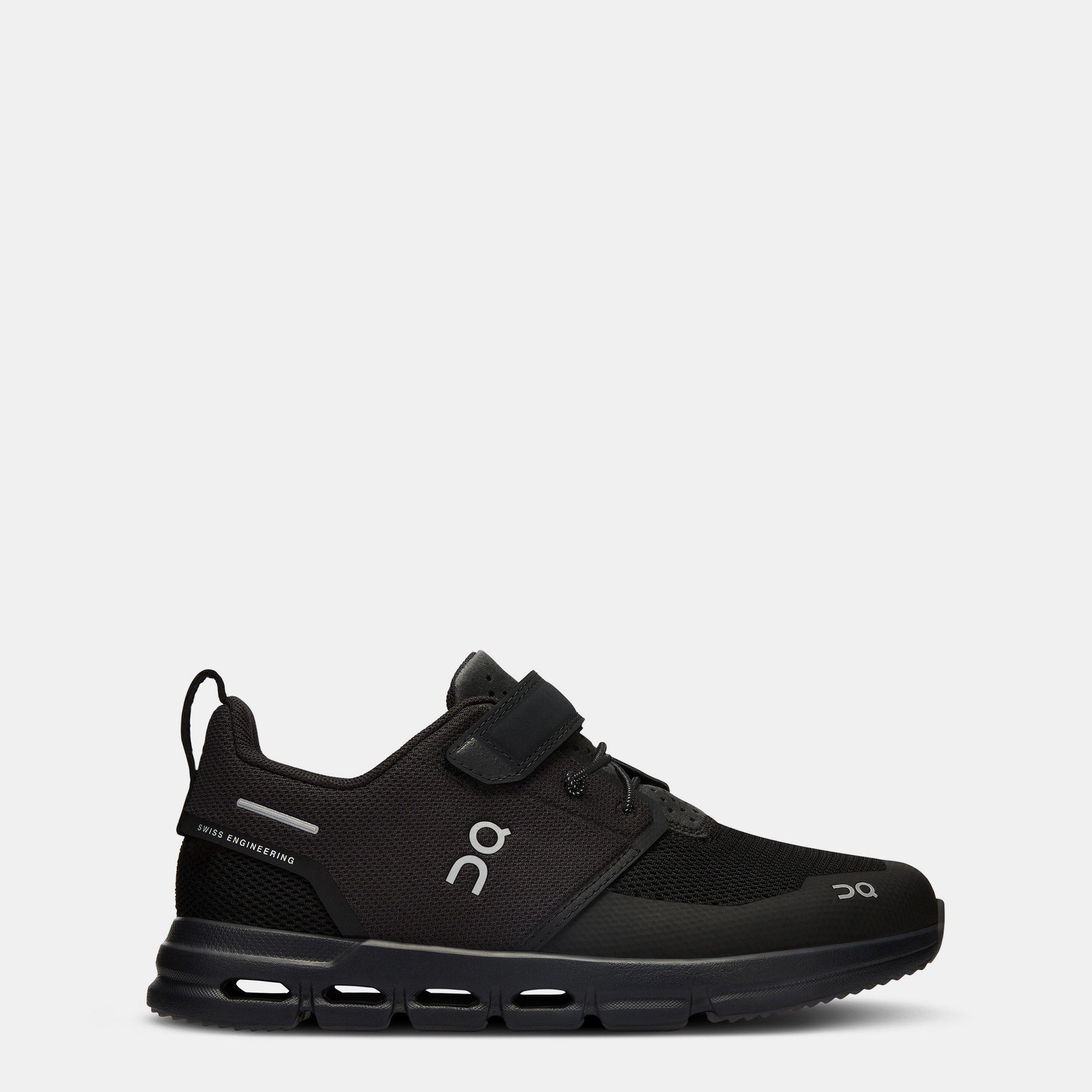 On Childrens Cloud Play Shoes - All Black - Size C12 (30)