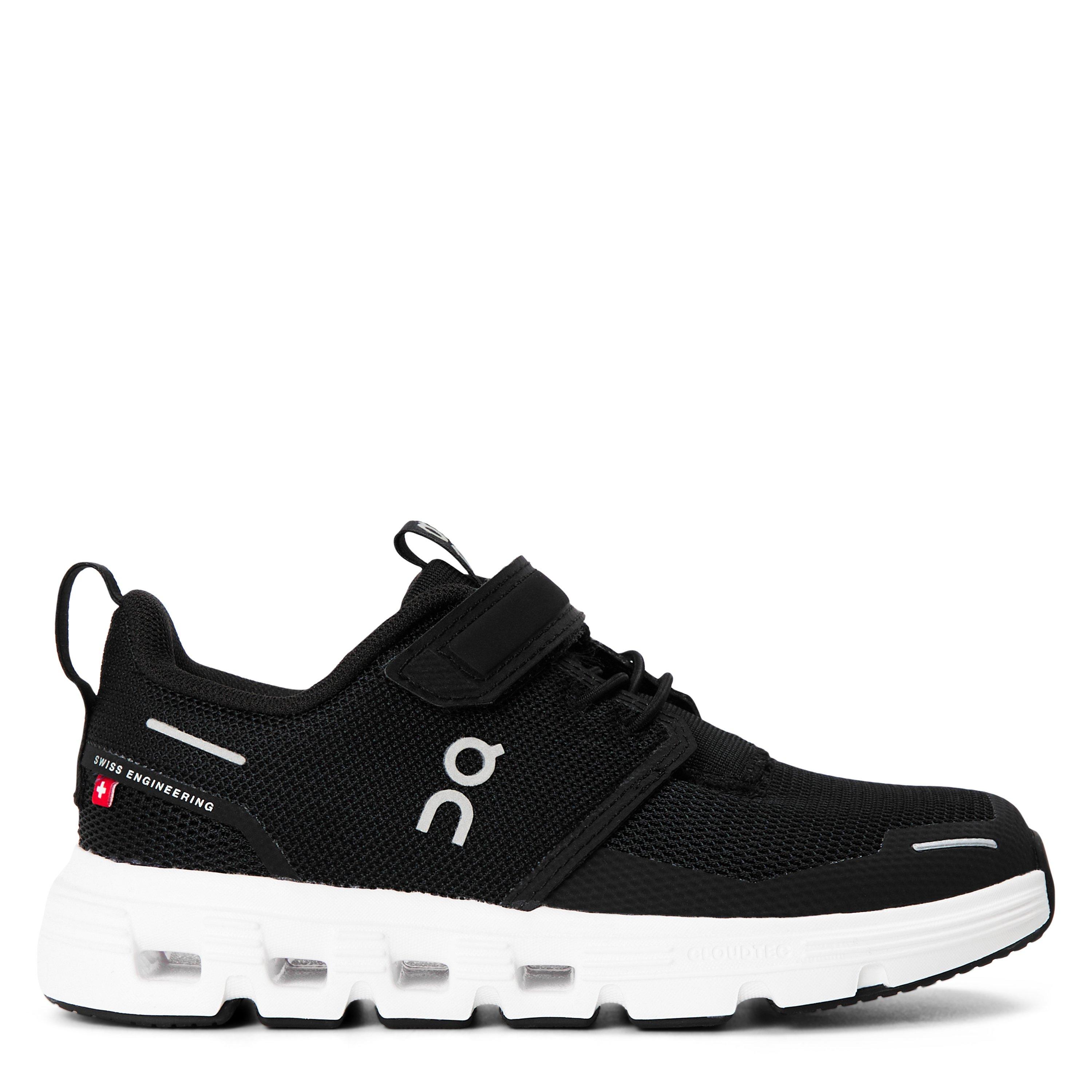 On Childrens Cloud Play Shoes - Black/White - Size 1 (33)