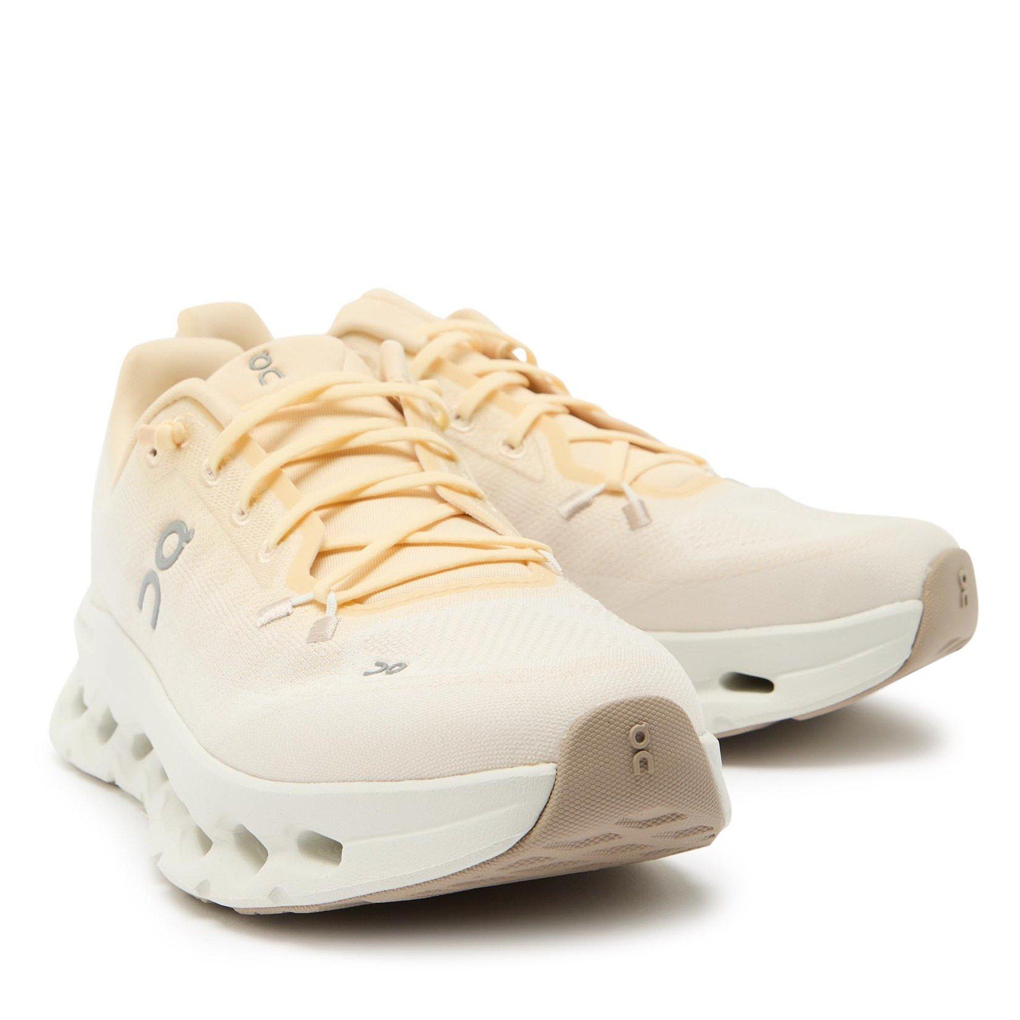 CARAMEL - On - SNEAKERS - 3
