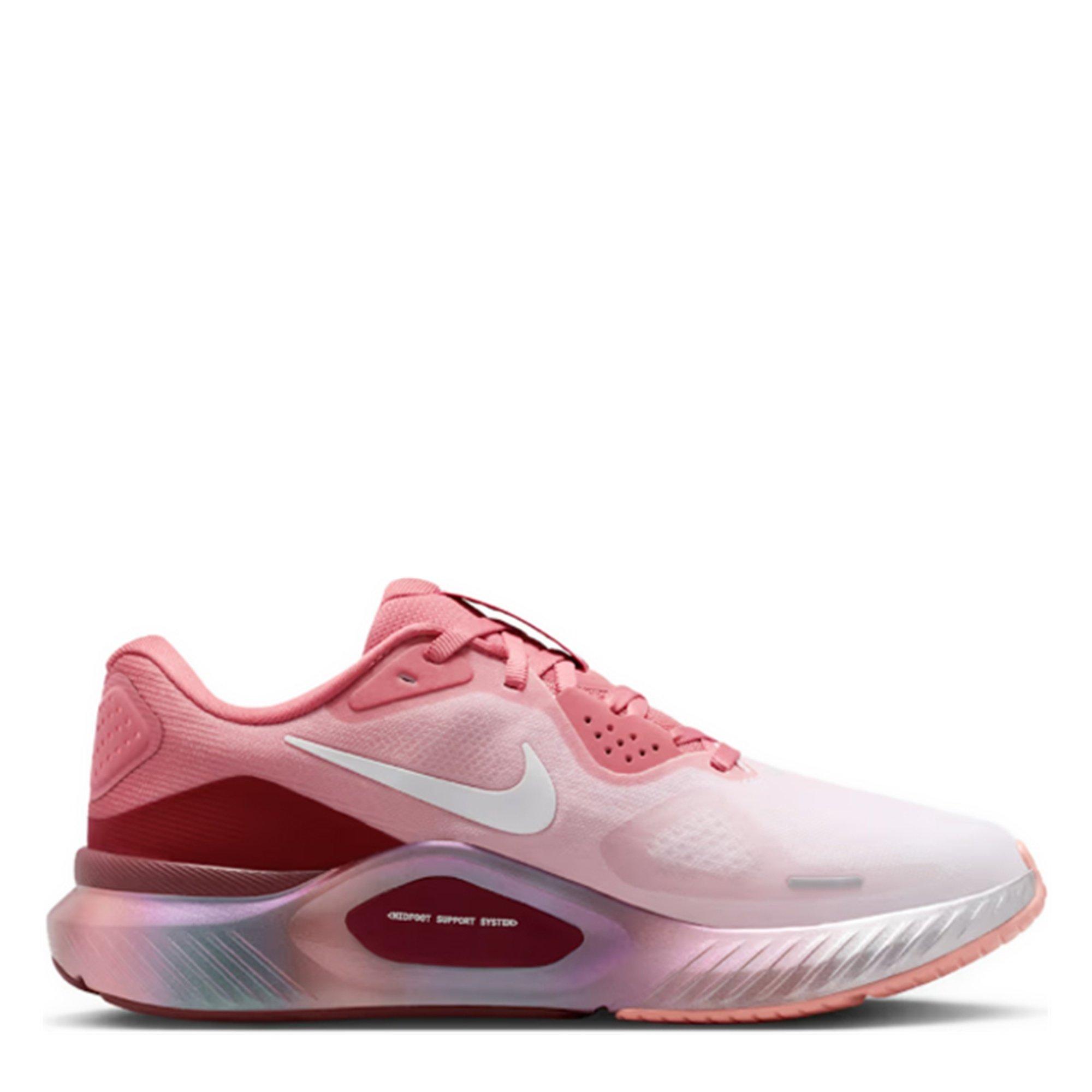 RED - Nike - Structure 26