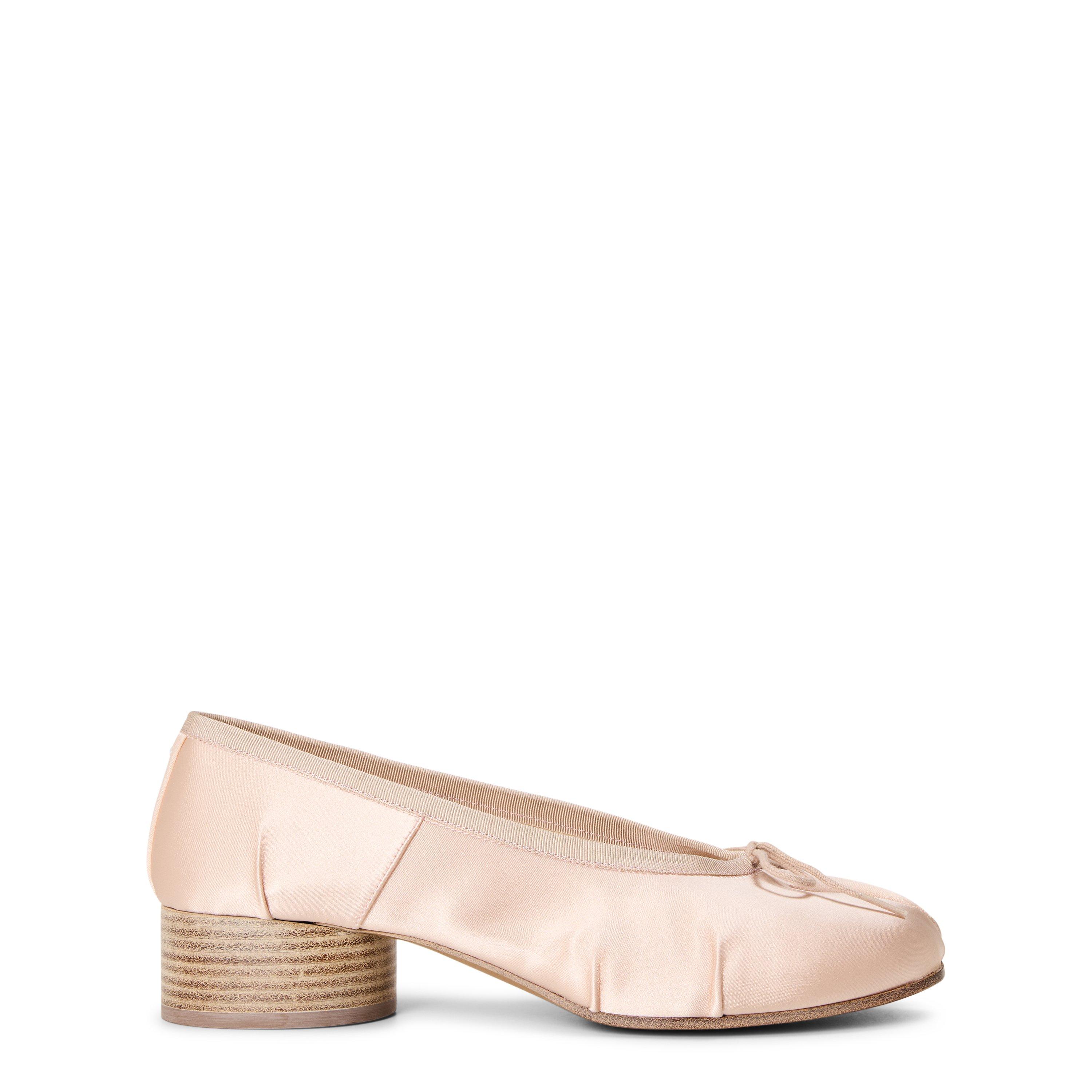 Maison Margiela Tabi Ballet Court Heel Pumps - Peach Satin - Size 6 (39)
