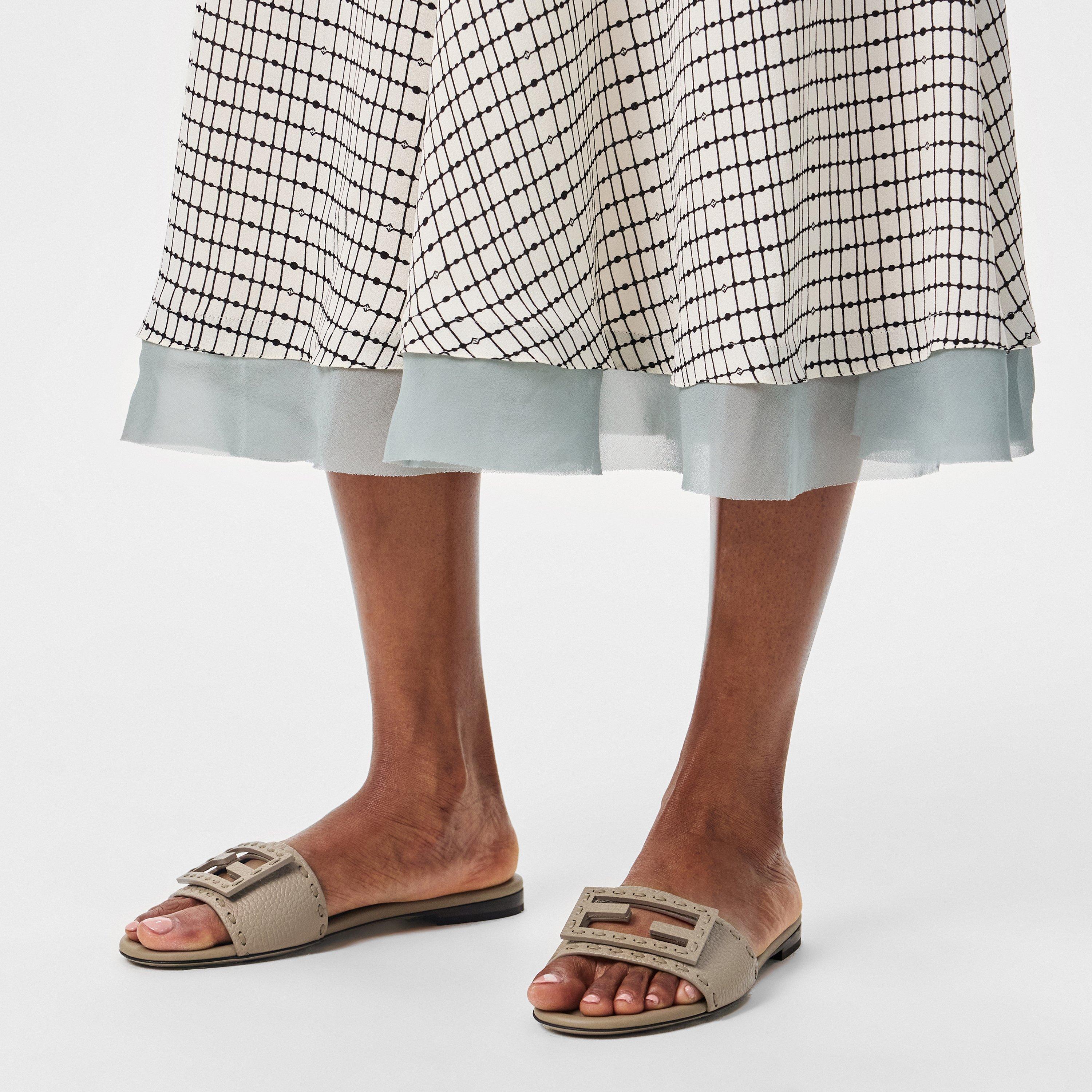 Tortor/Tortor - Fendi - Baguette Leather Sliders - 3