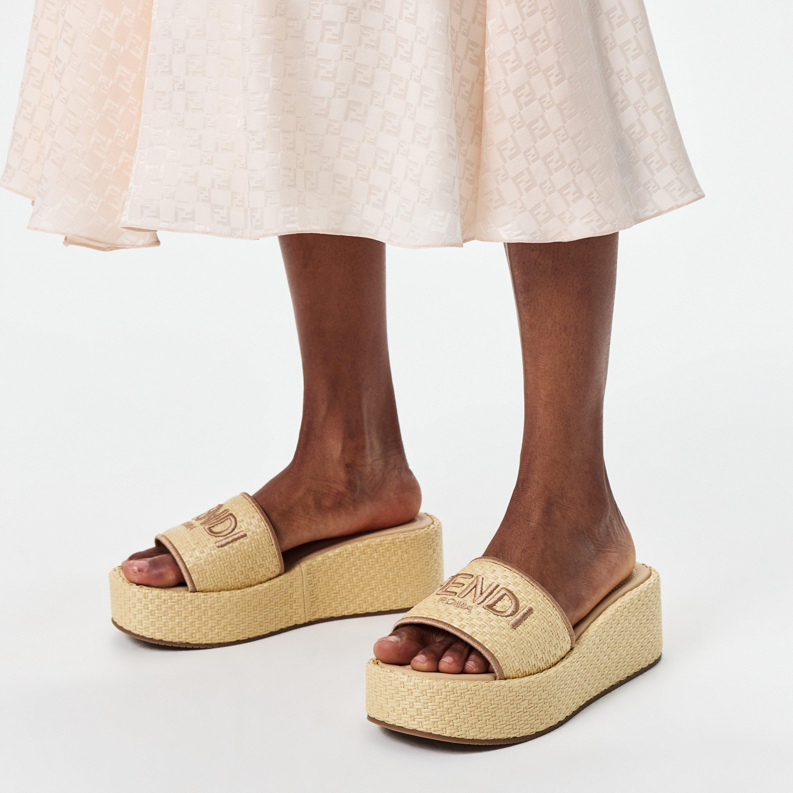 Naturale - Fendi - Women's Woven Flatform Sandals - 3