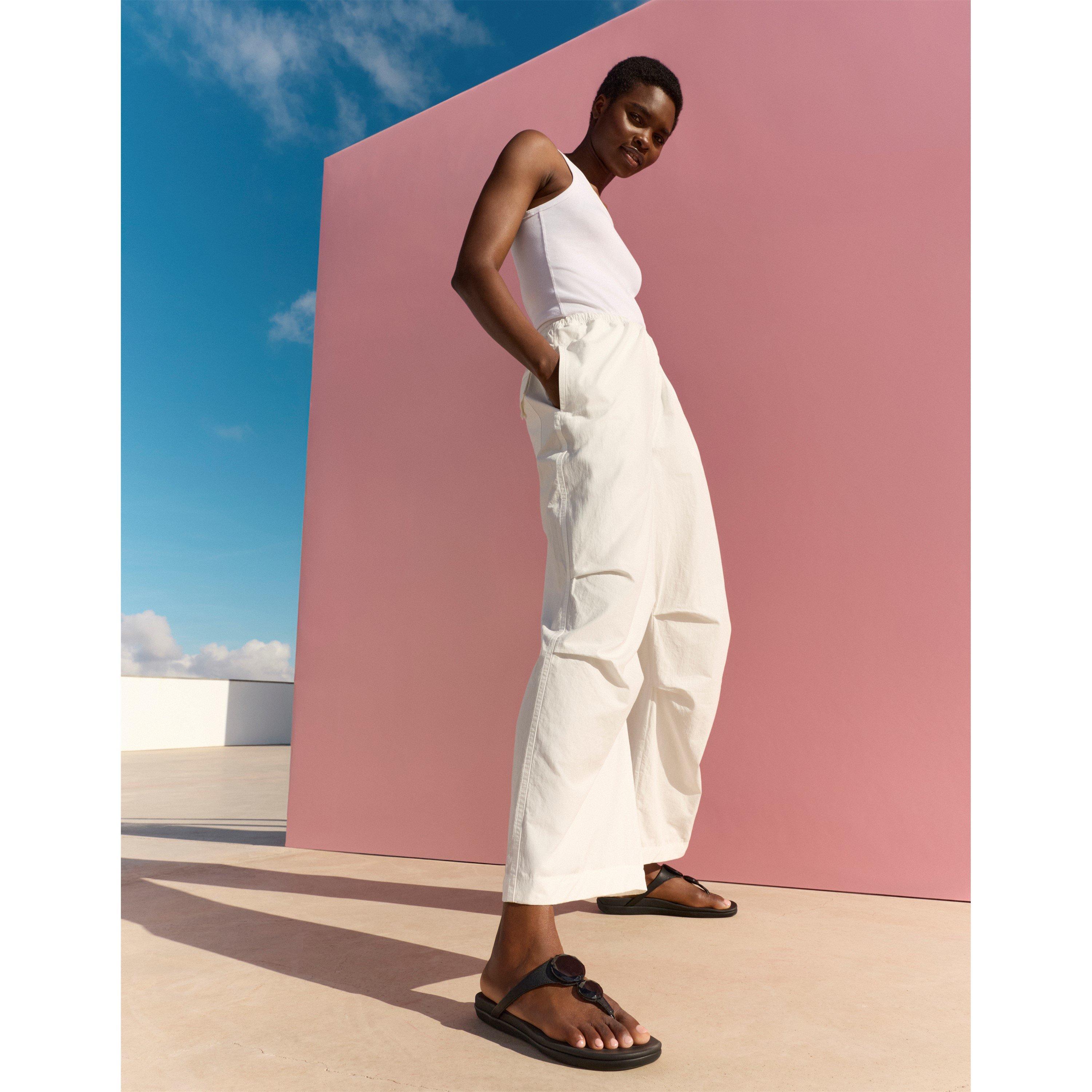 Black - Fitflop - Women's Flat Sandals - 7