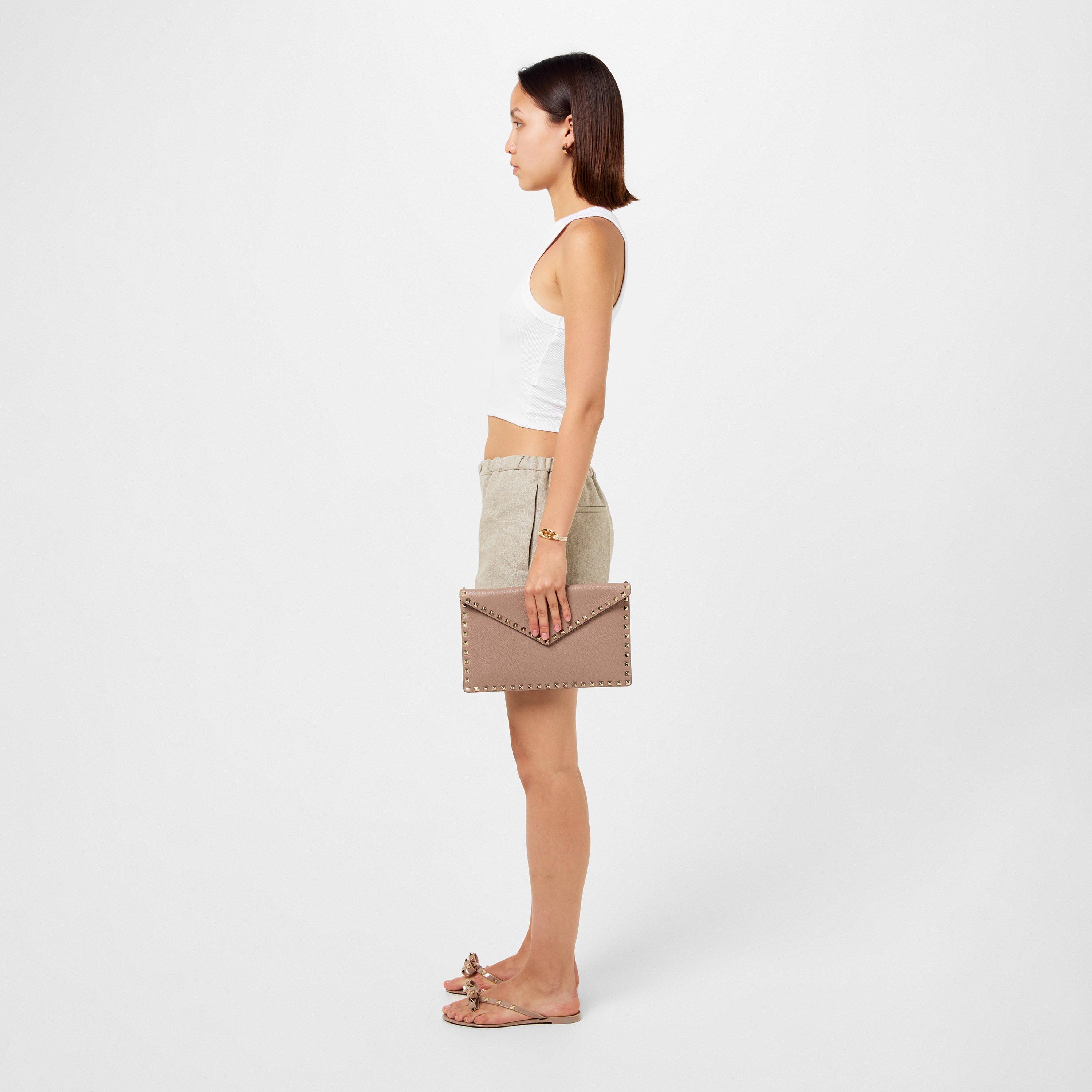 Poudre P45 - Valentino Garavani - Rockstud Thong Sandals - 6