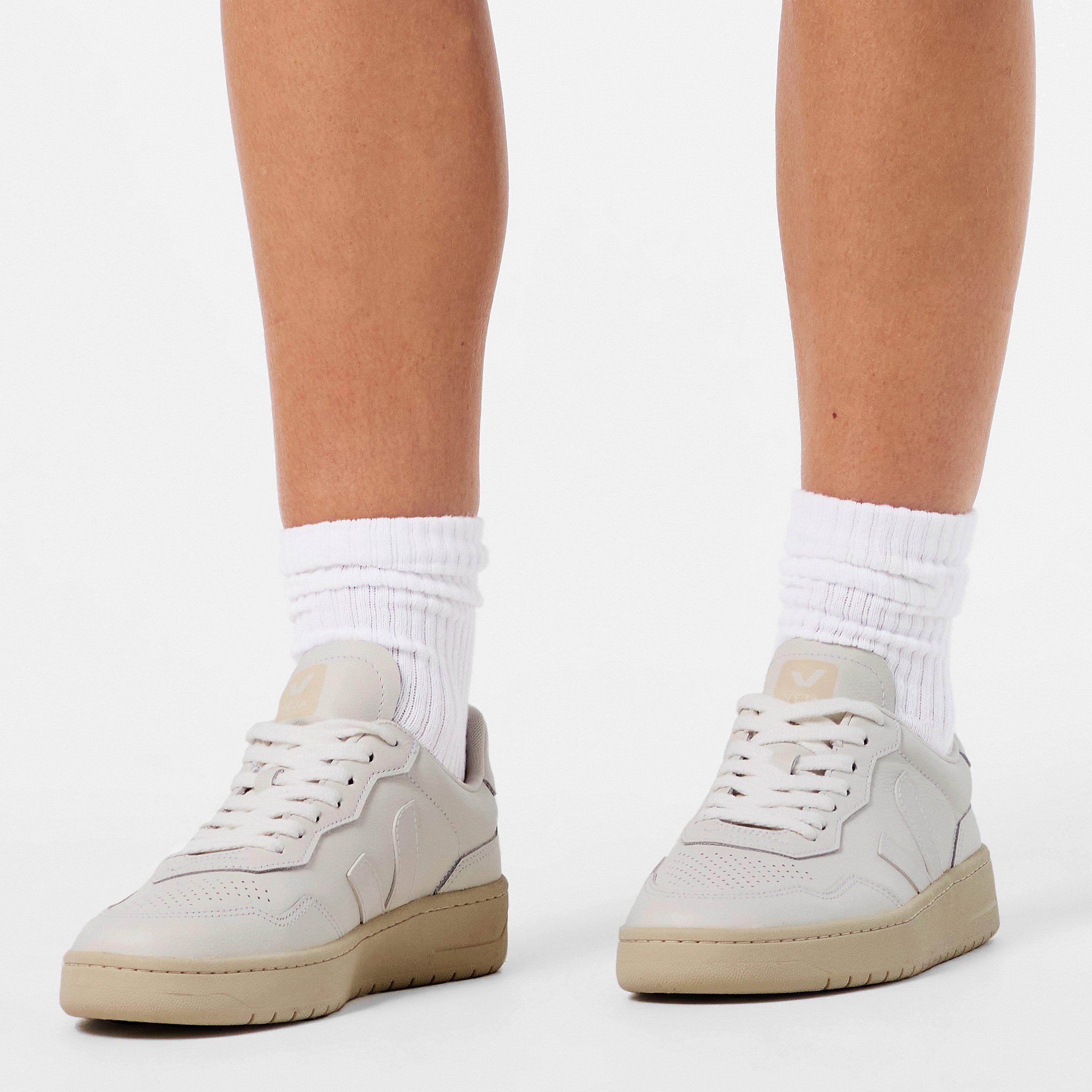 White - Veja - Women's Bastle Leather Court Trainers - 3