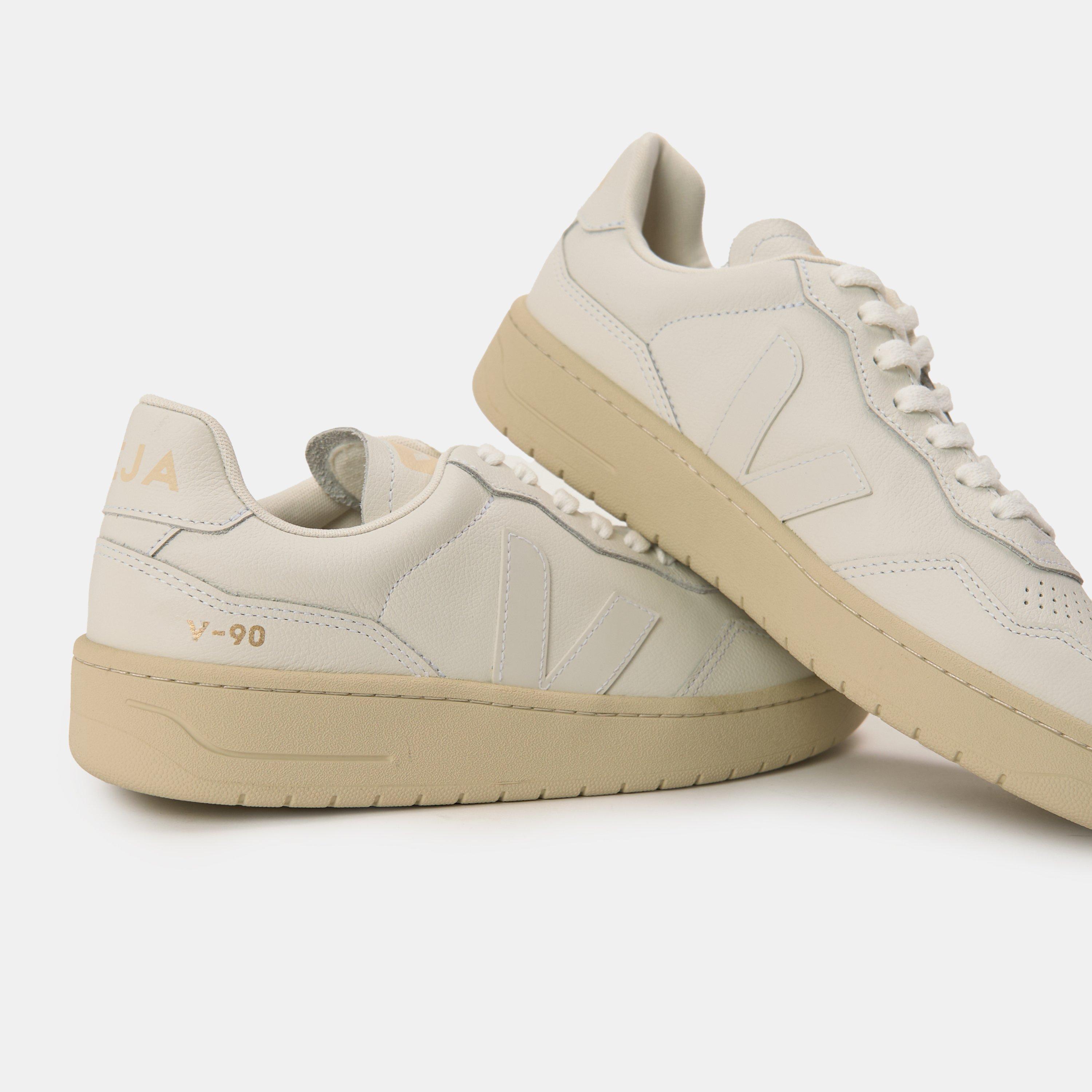 White - Veja - Women's Bastle Leather Court Trainers - 4