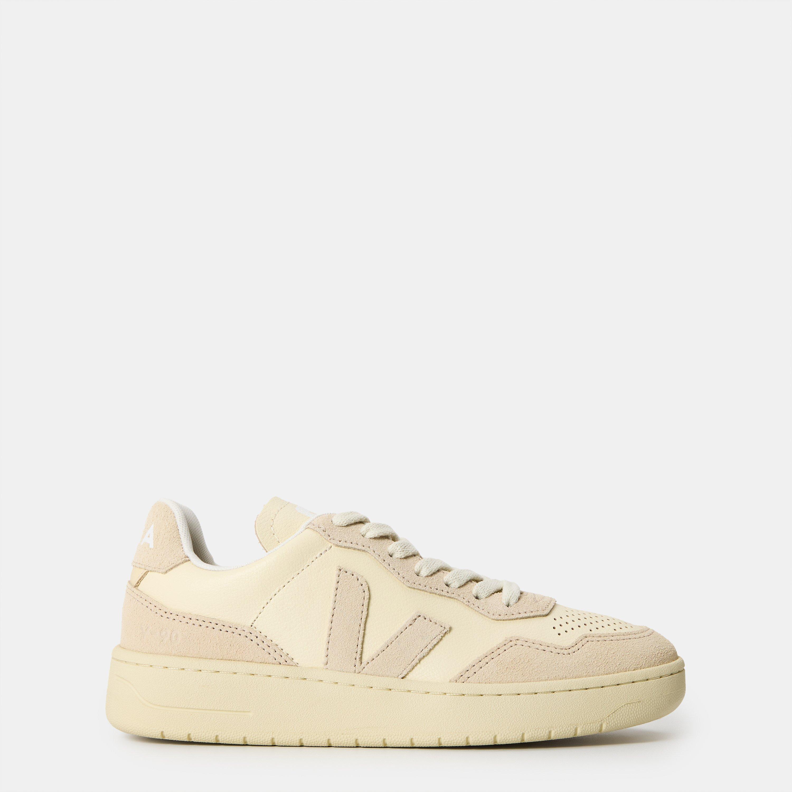 Veja Women's Bastle Leather Court Trainers - Cashew/Oat - Size 4 (37)