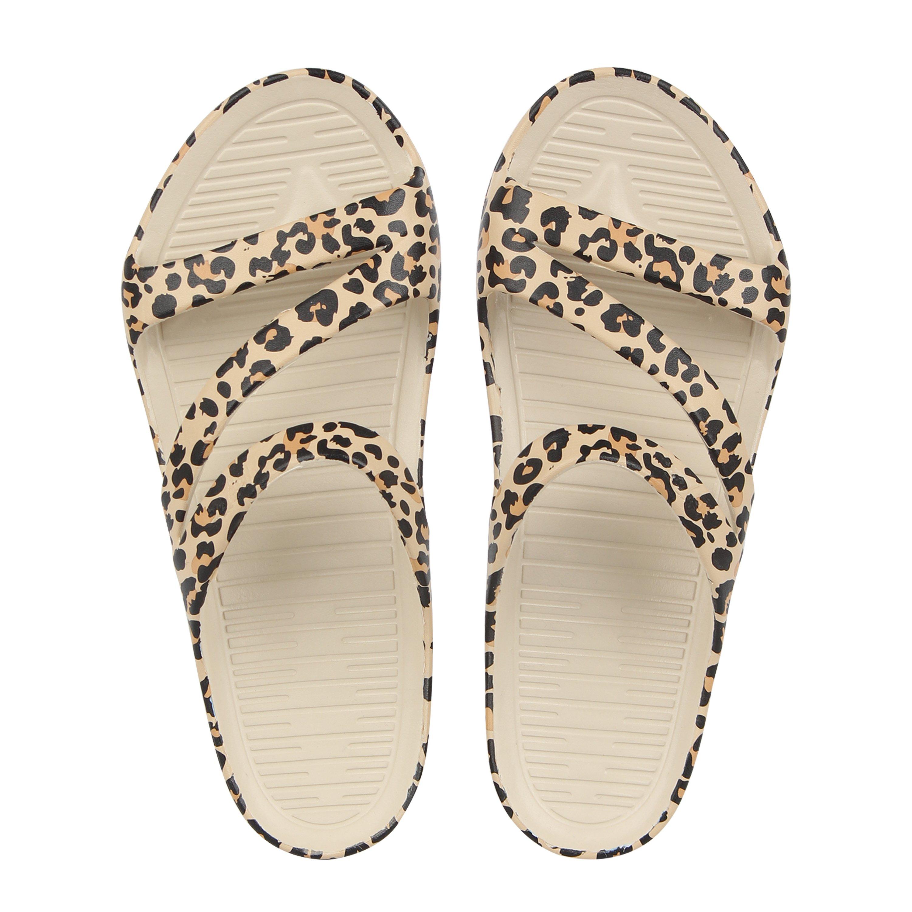 Leopard - Hot Tuna - Sandals Womens - 5