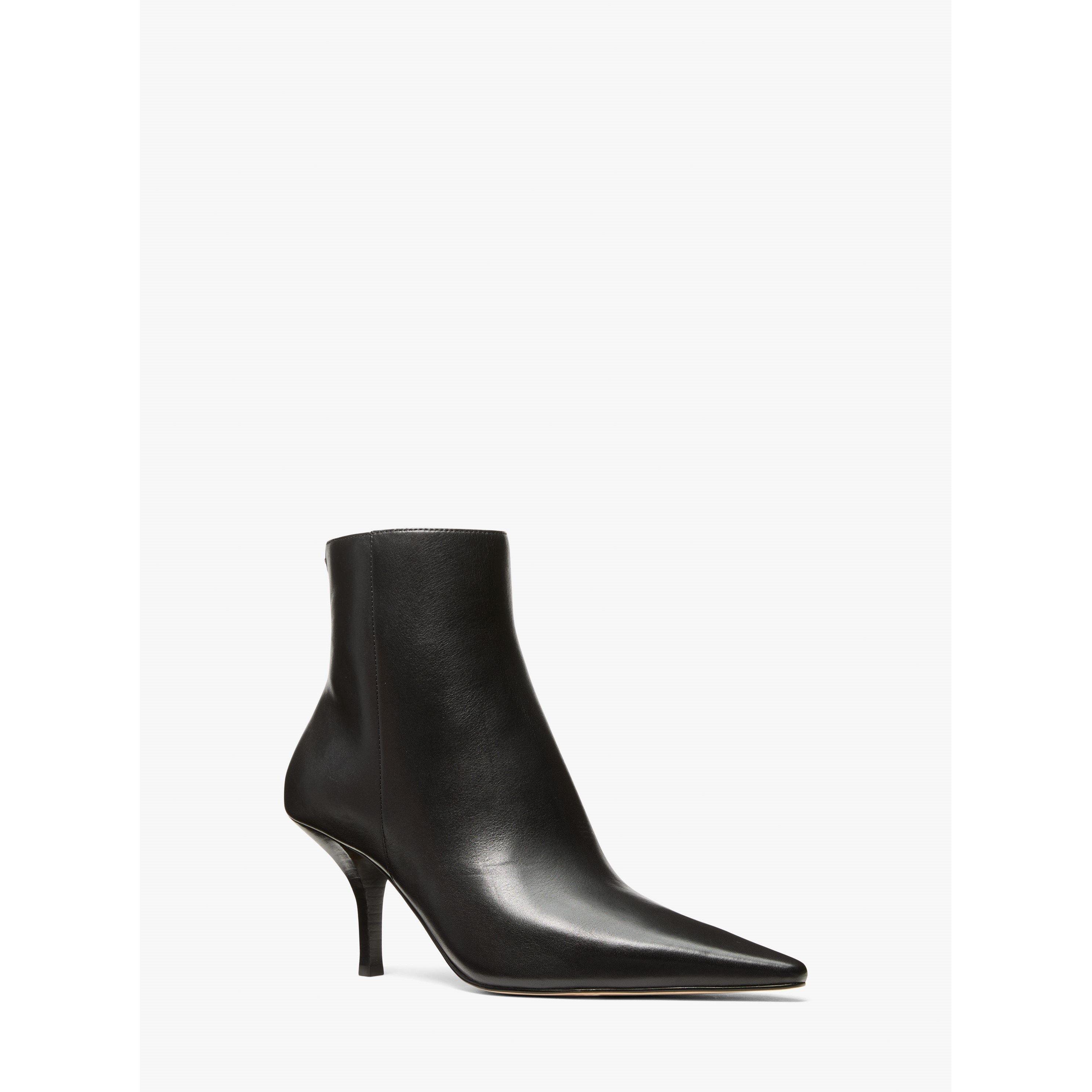 MICHAEL Michael Kors MMK Selina Bootie Ld54 - Black Leather - Size 5 (38)