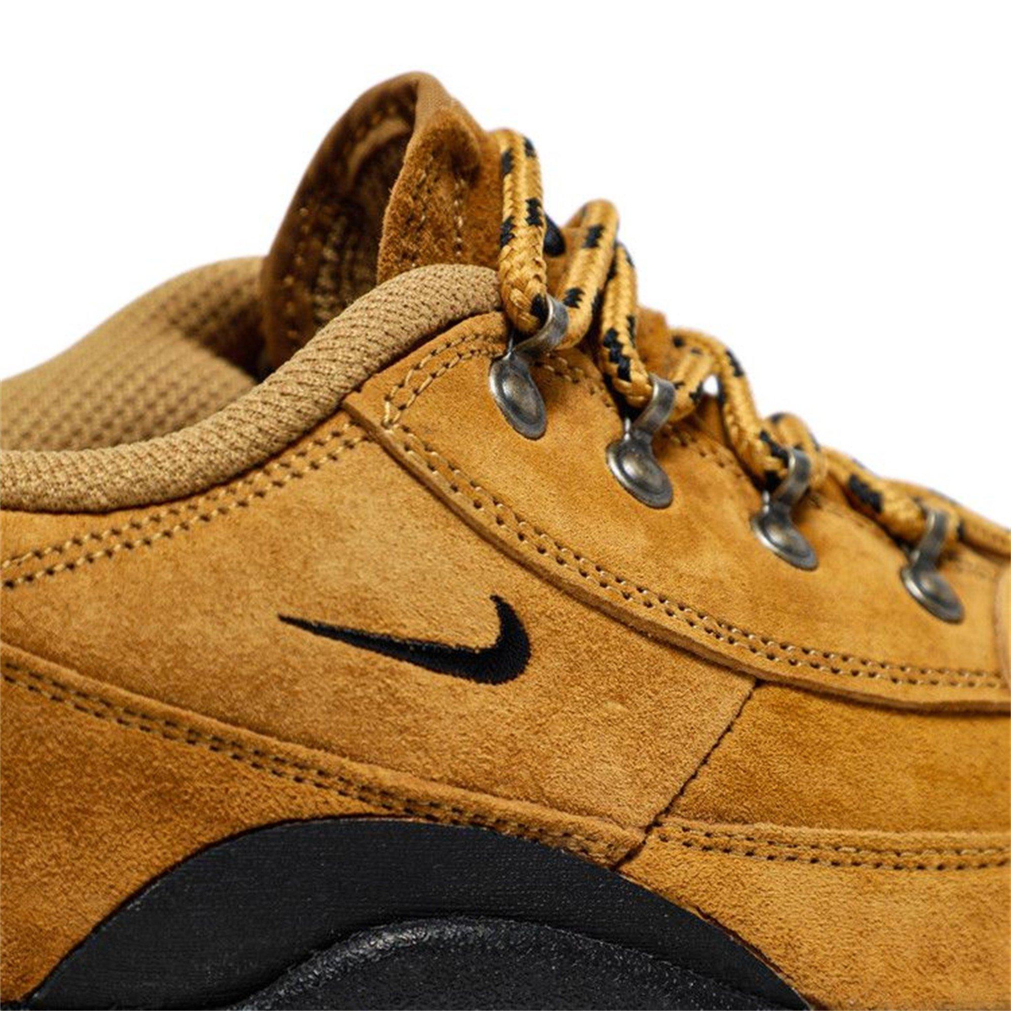 Wheat/Black - Nike - Women's Lahar Low Leather Chukka Boots - 7