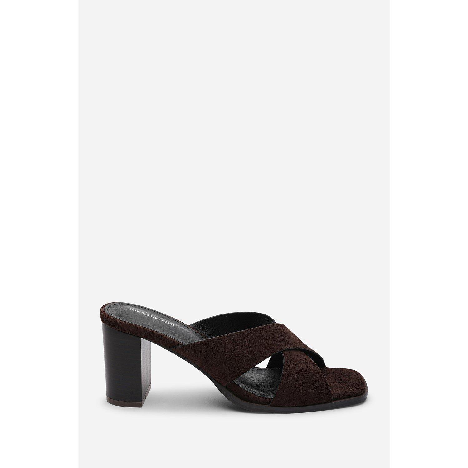 Dk Bruin Suède - Wheres That From - Where’s Crossover Strap Block Heel Sandal - 2