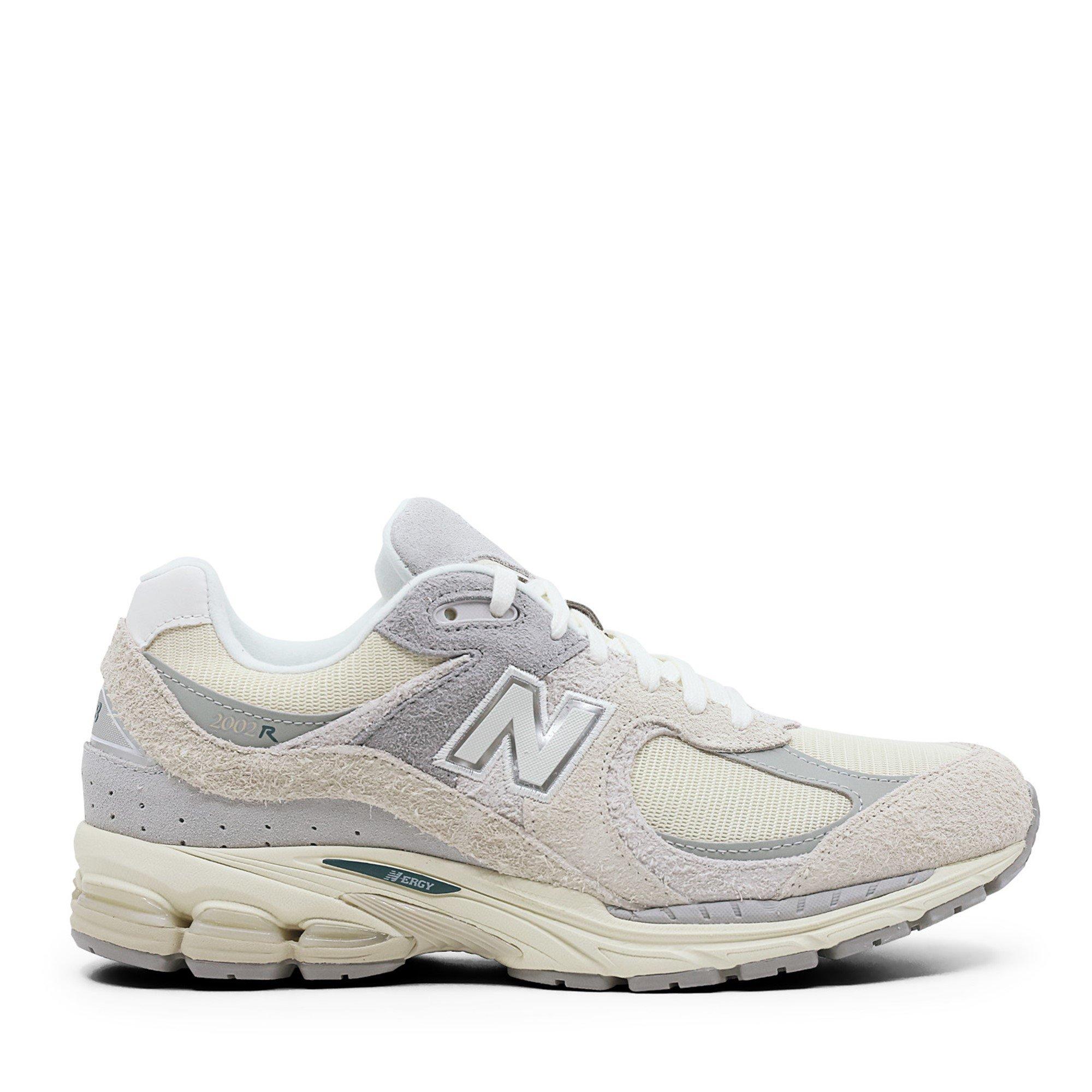 New Balance Women's Nb 2002 - Beige/Grey - 4 (36.5)