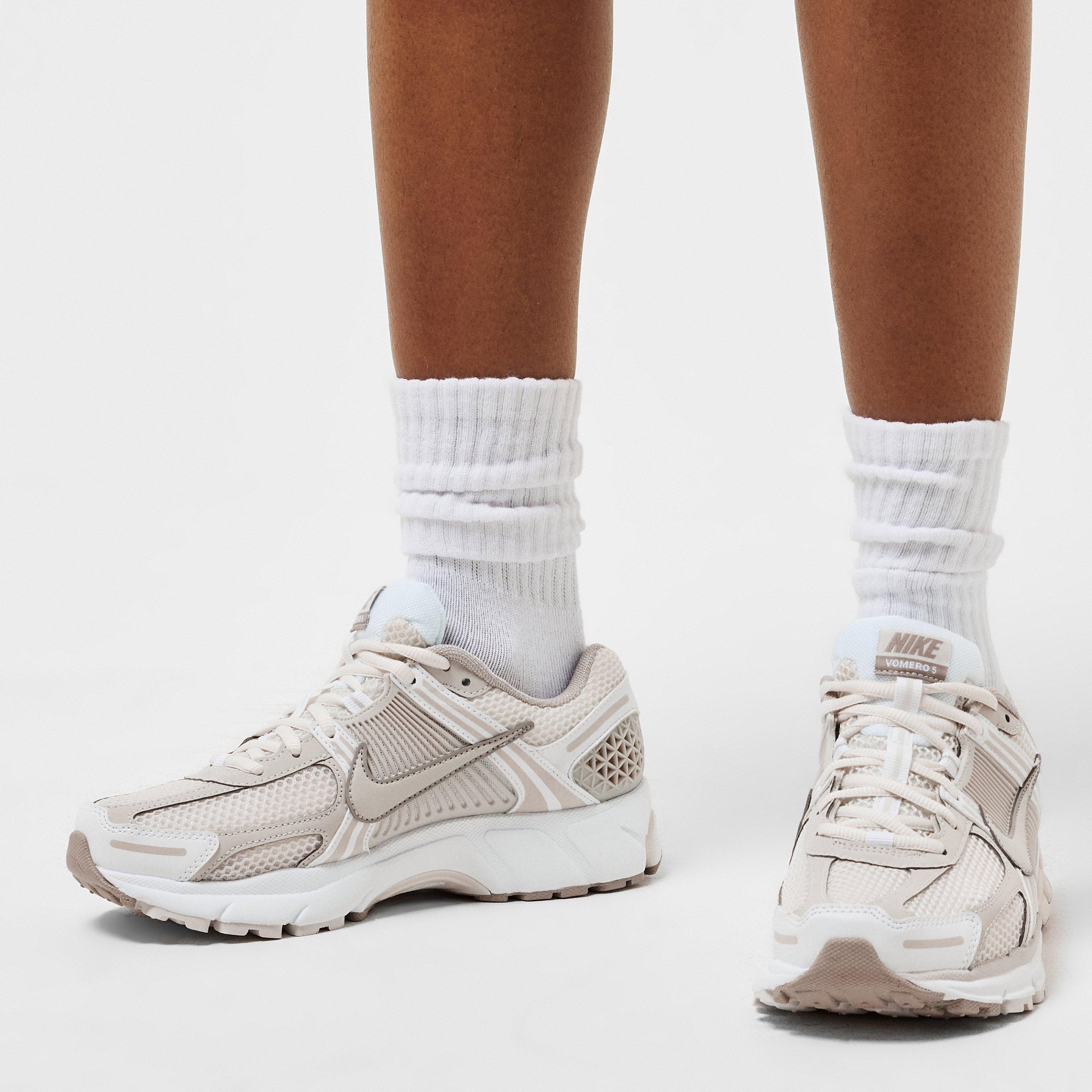 Wht/Light Bone - Nike - Vomero 5 SE Shoes - 3