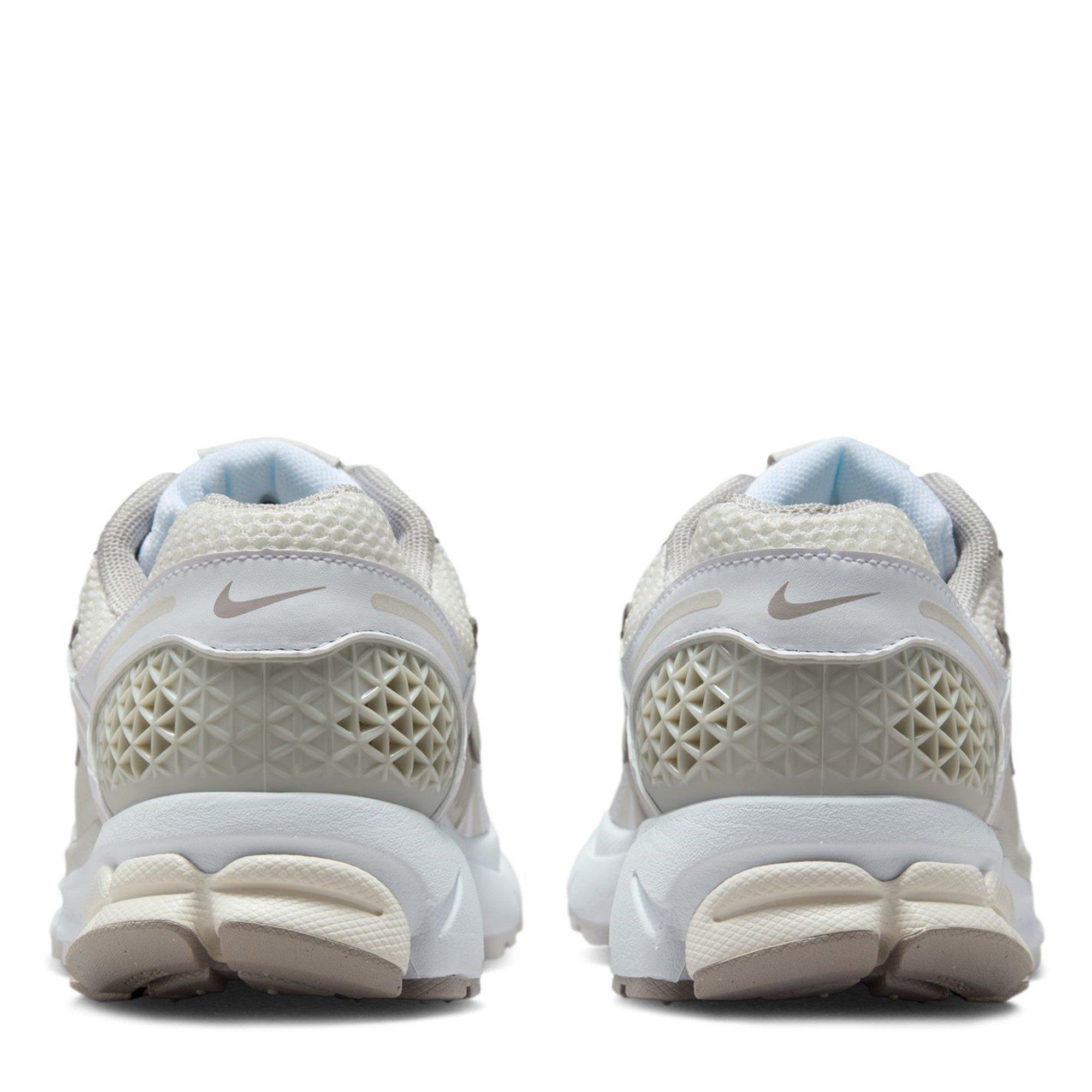 Wht/Light Bone - Nike - Vomero 5 SE Shoes - 5