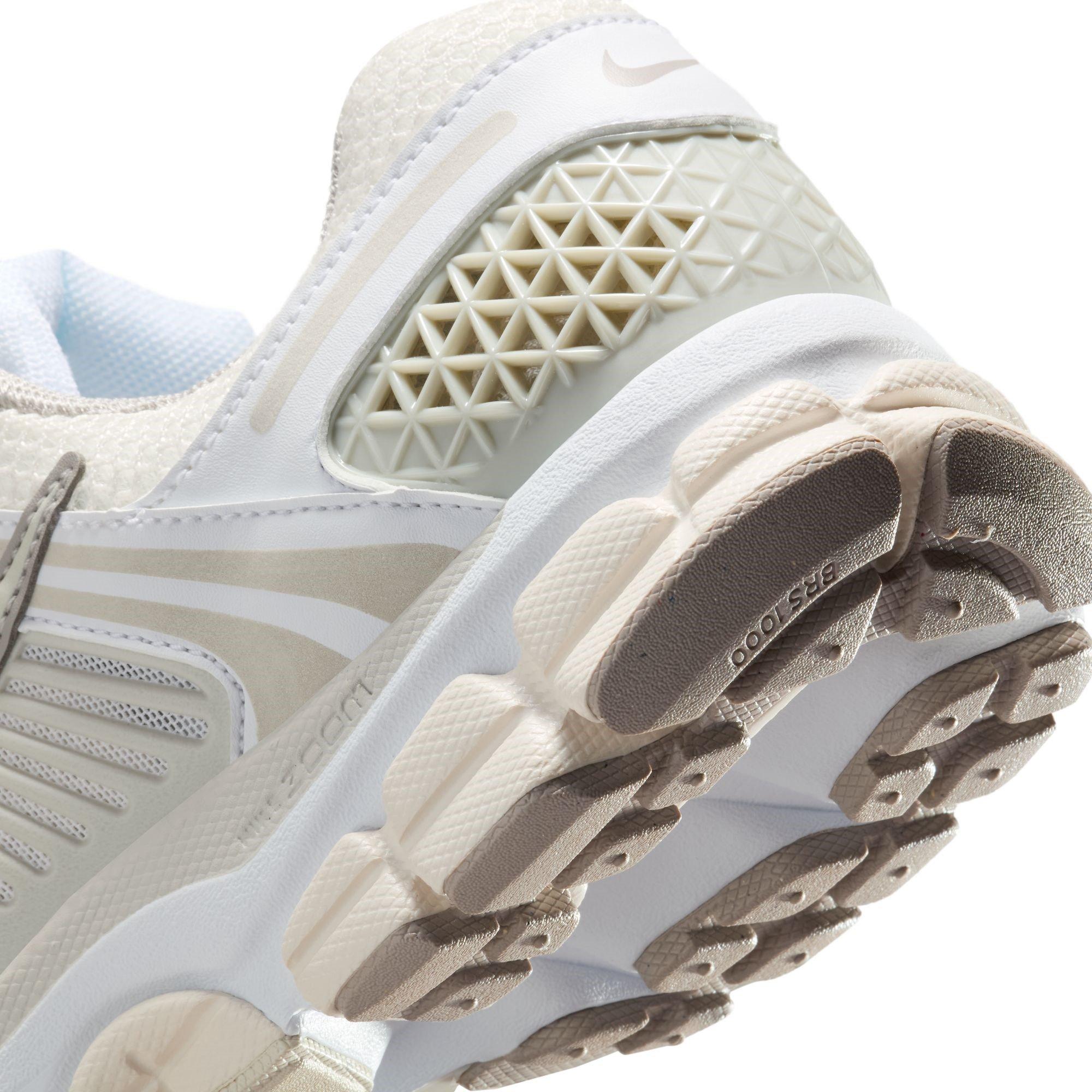 Wht/Light Bone - Nike - Vomero 5 SE Shoes - 10