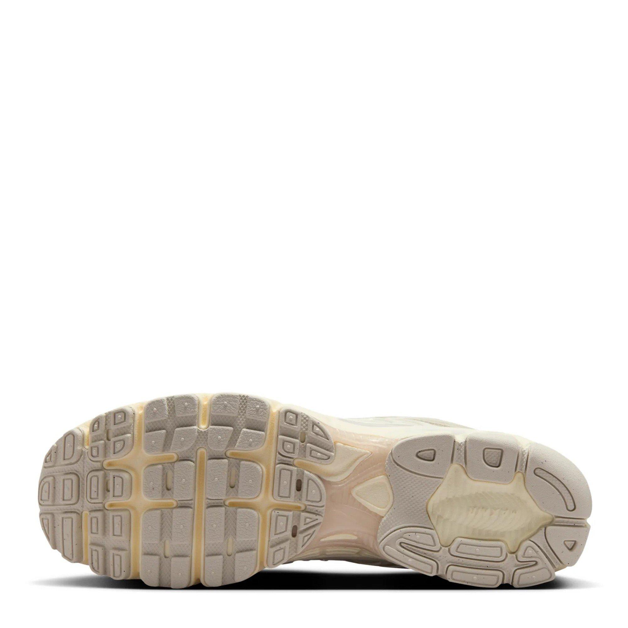 Sail/Ivory - Nike - Nike Air Max Moto 2k Trainers - 3