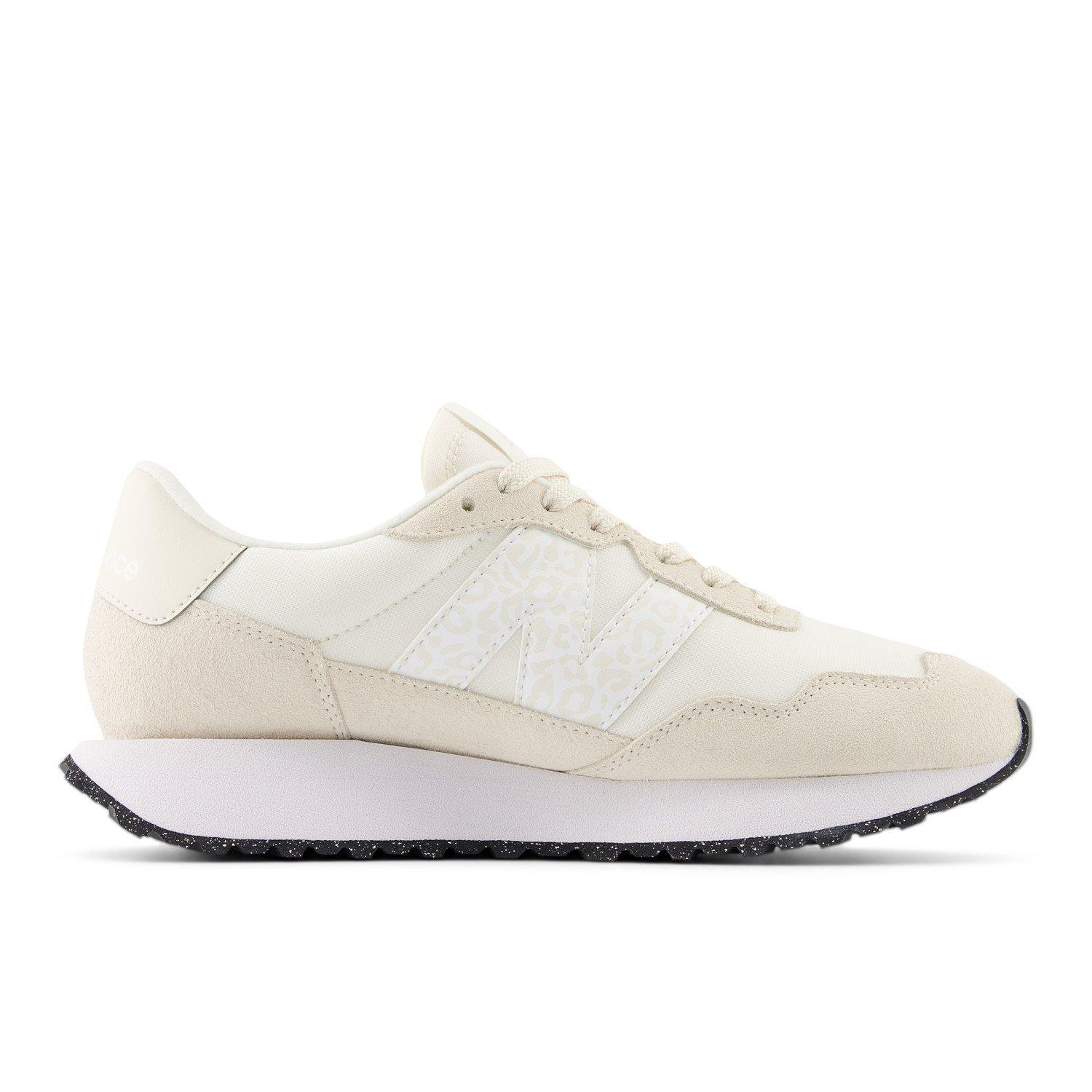 Zee(108) - New Balance - Women's Runners - 6