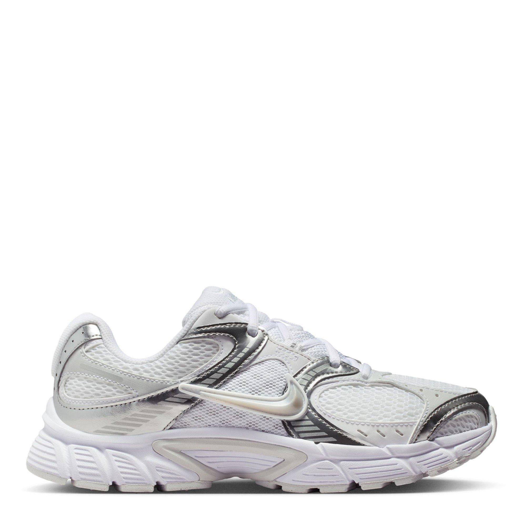 Nike Women's V5 Runner - White/Silver - 5.5 (39)
