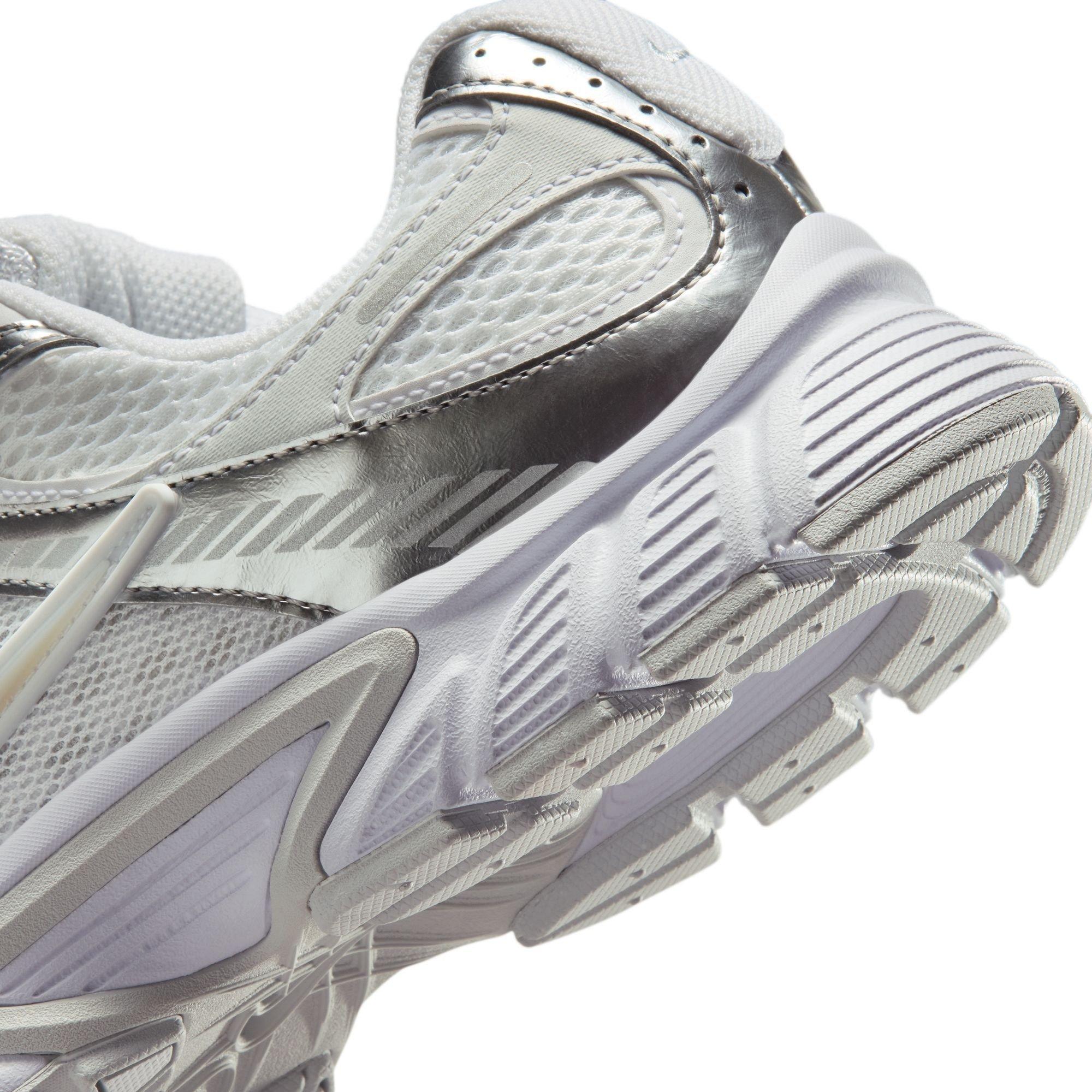 White/Silver - Nike - Women's V5 Runner - 8