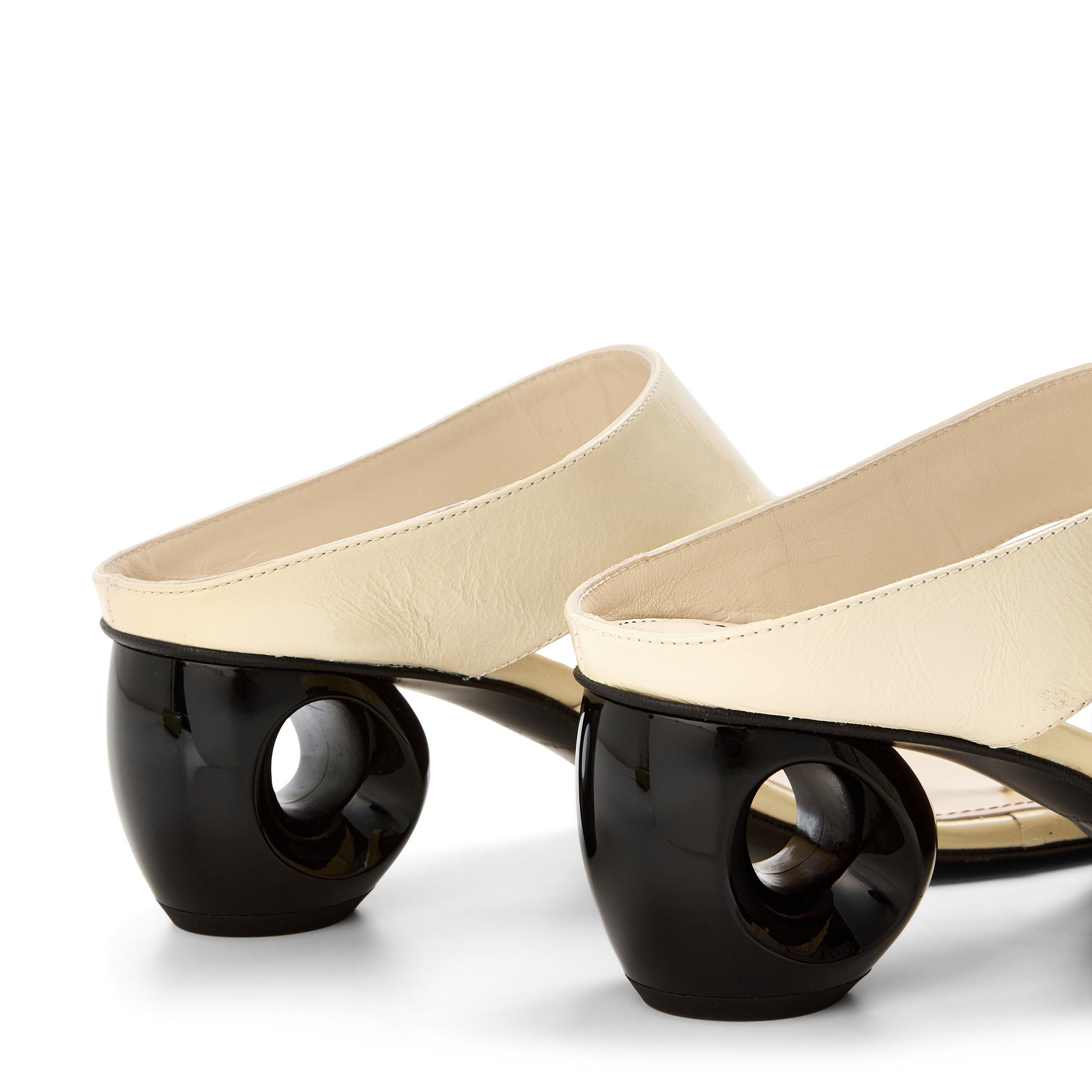 WHITE AND BLACK - Alohas - Dystaria Leather Sandals - 3