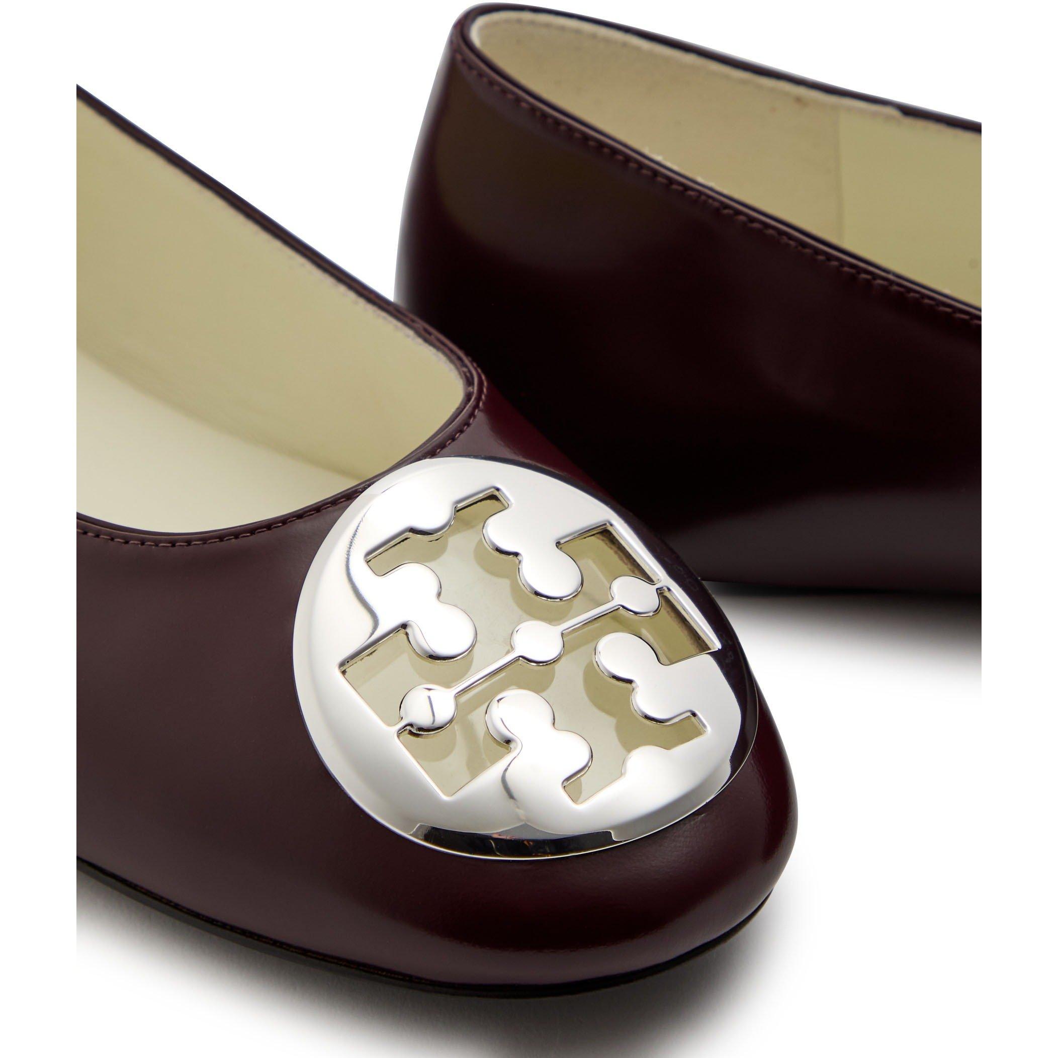 BURGUNDY - Tory Burch - Women's Runway Reva Glossed Leather Ballet Pumps - 4