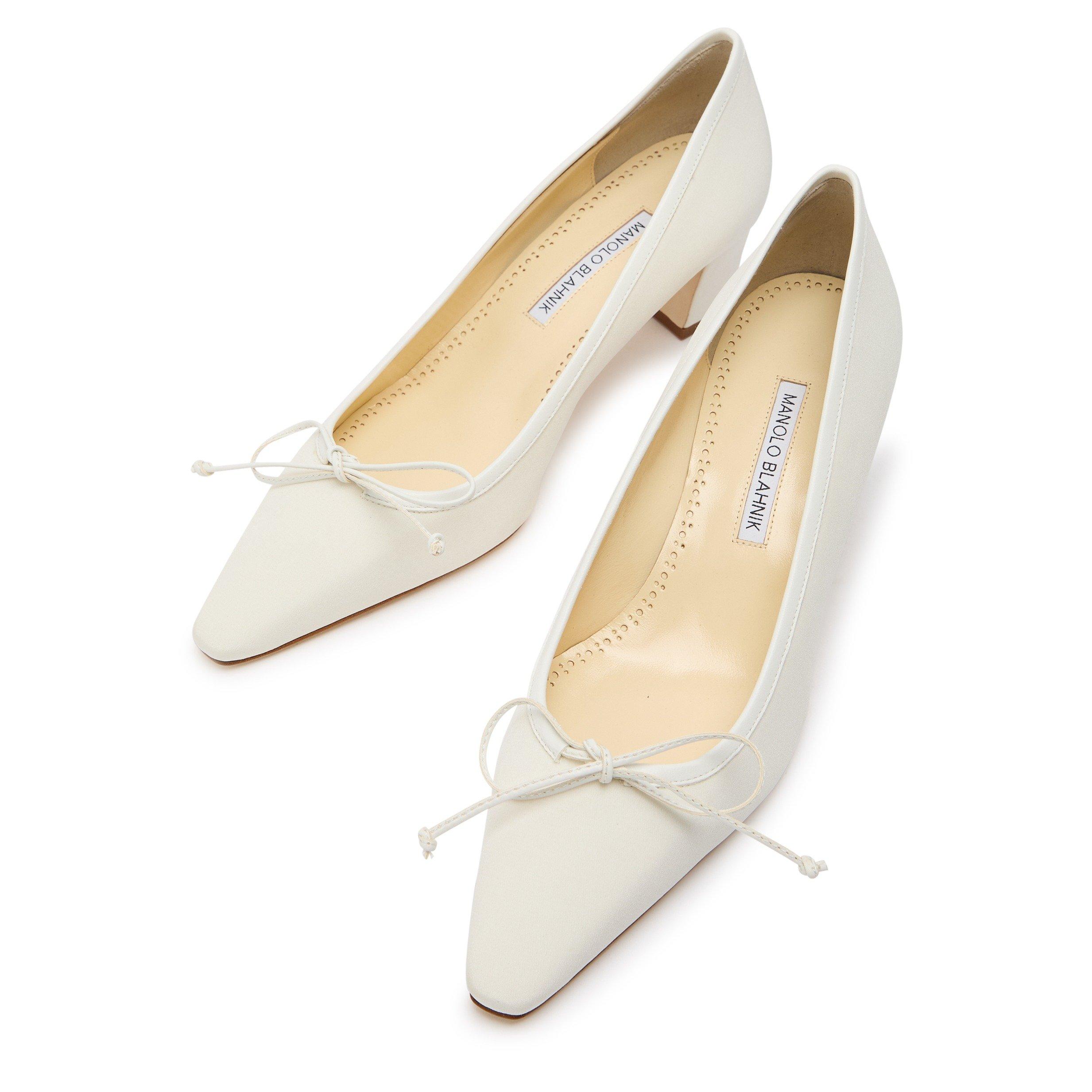 CREAM - Manolo Blahnik - Women's Martebal Pointed-Toe Block-Heel Court Shoes - 3
