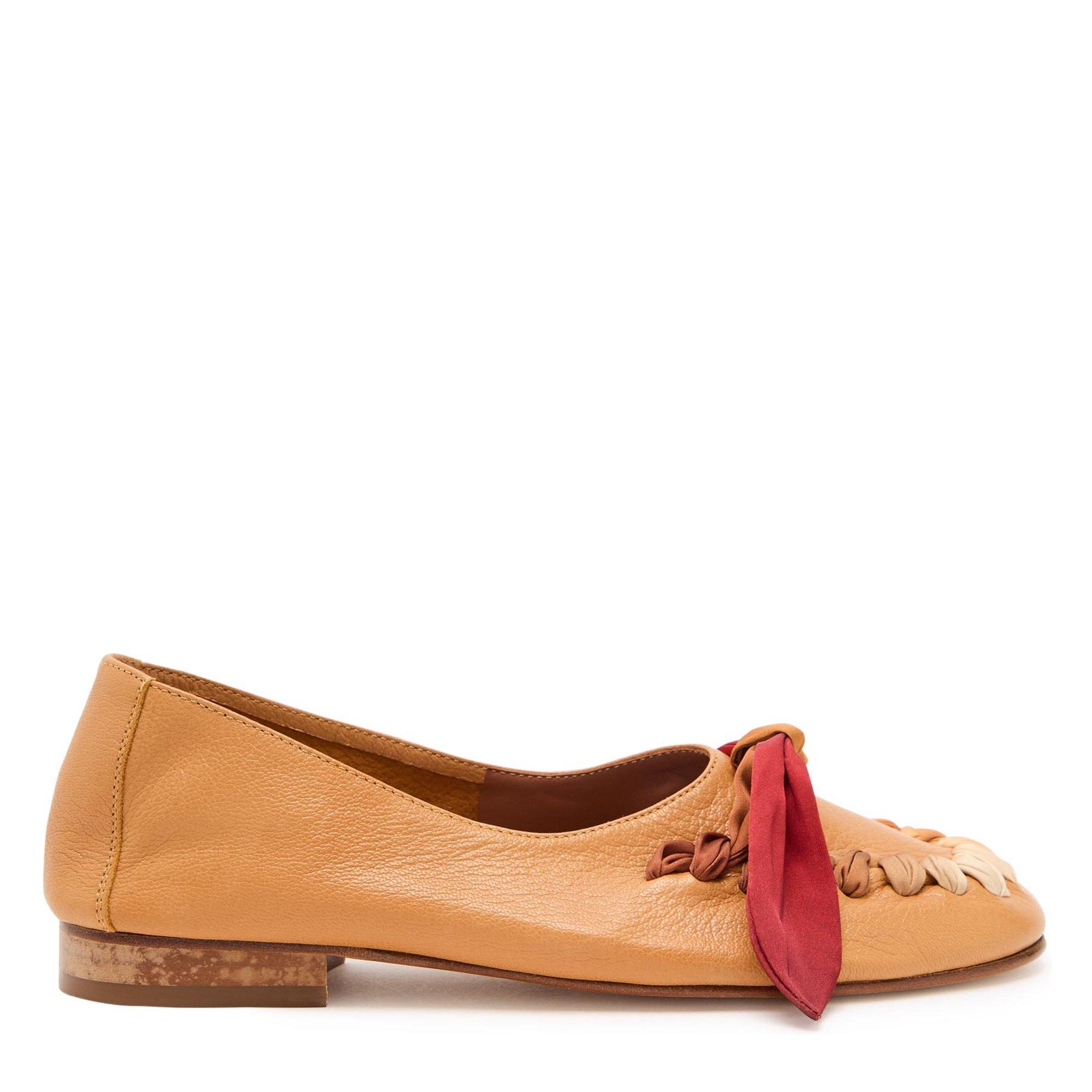 LIGHT BROWN
