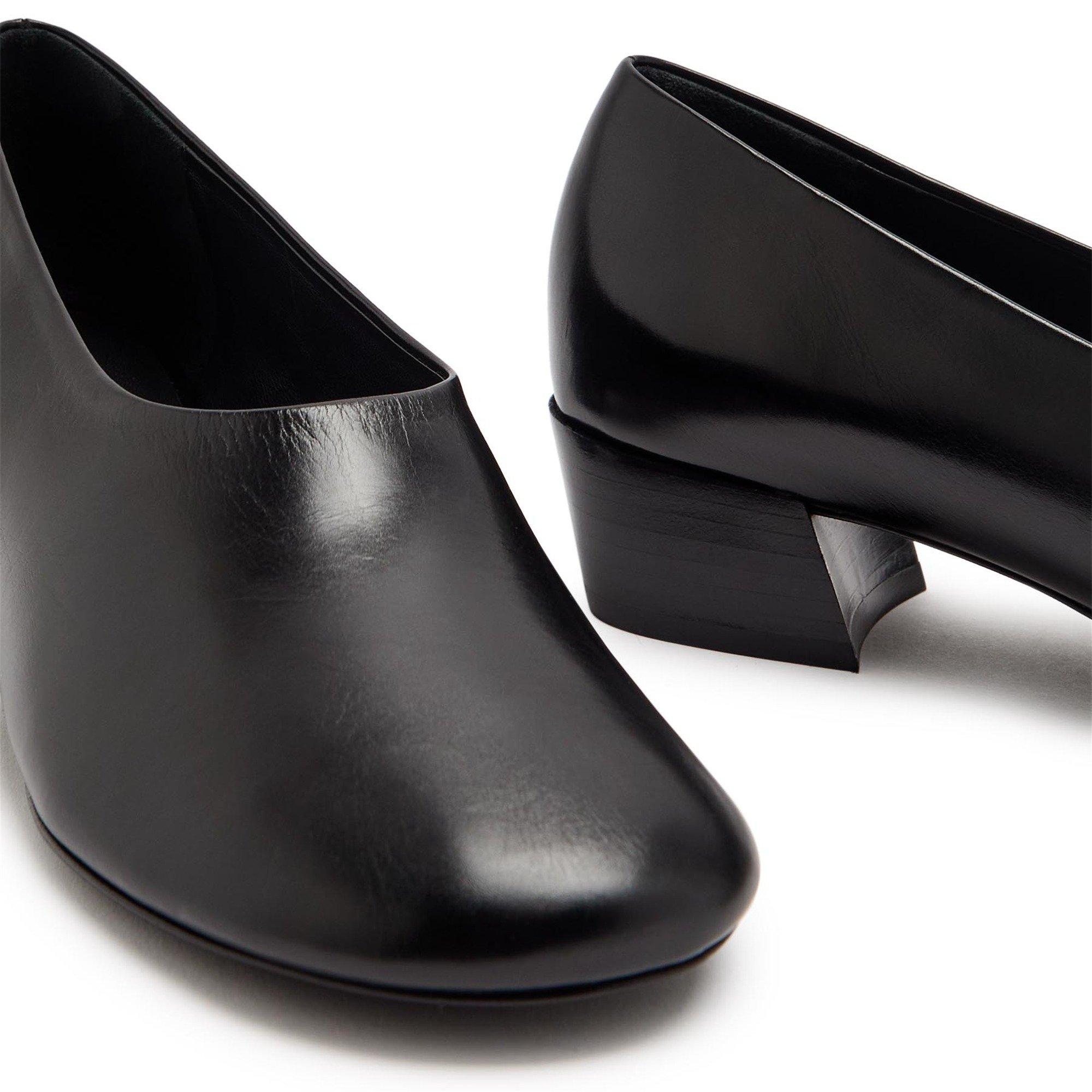 BLACK - Khaite - Women's Marcy Leather Round-Toe Court Shoes - 3