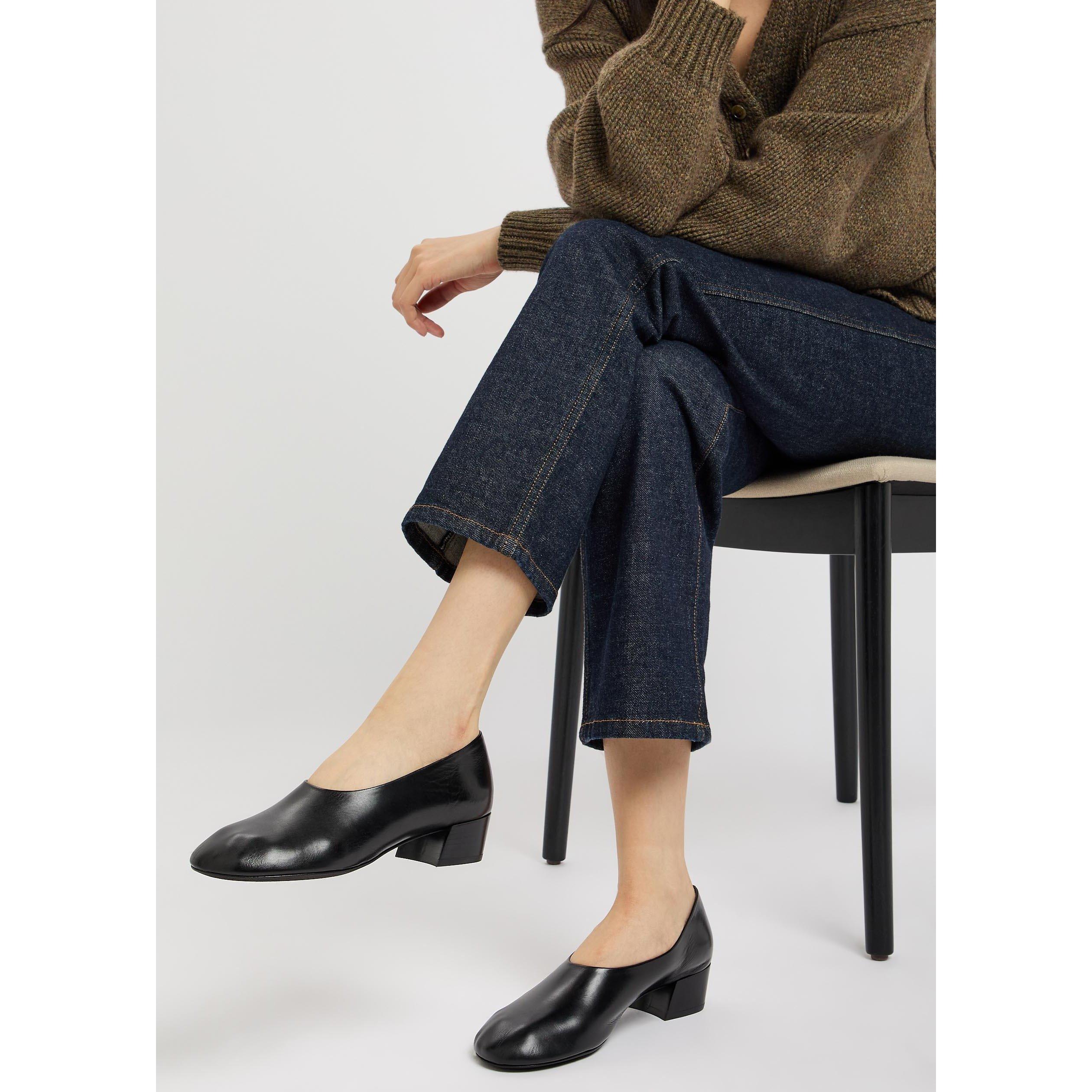 BLACK - Khaite - Women's Marcy Leather Round-Toe Court Shoes - 5