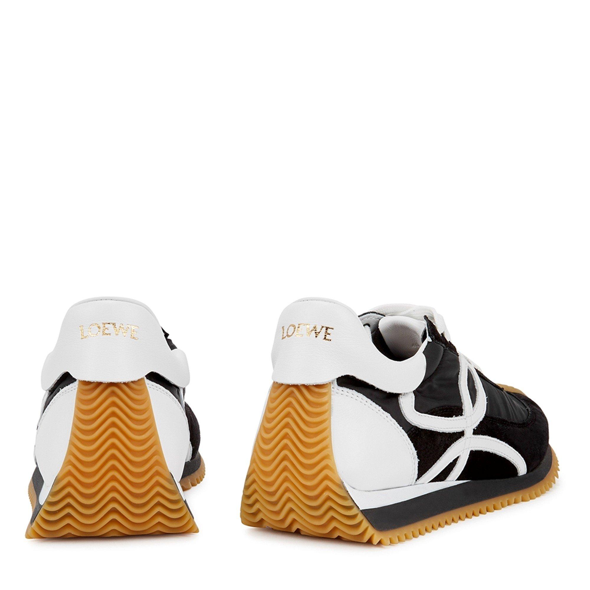 BLACK AND WHITE - LOEWE - Women's Flow Runner - 4