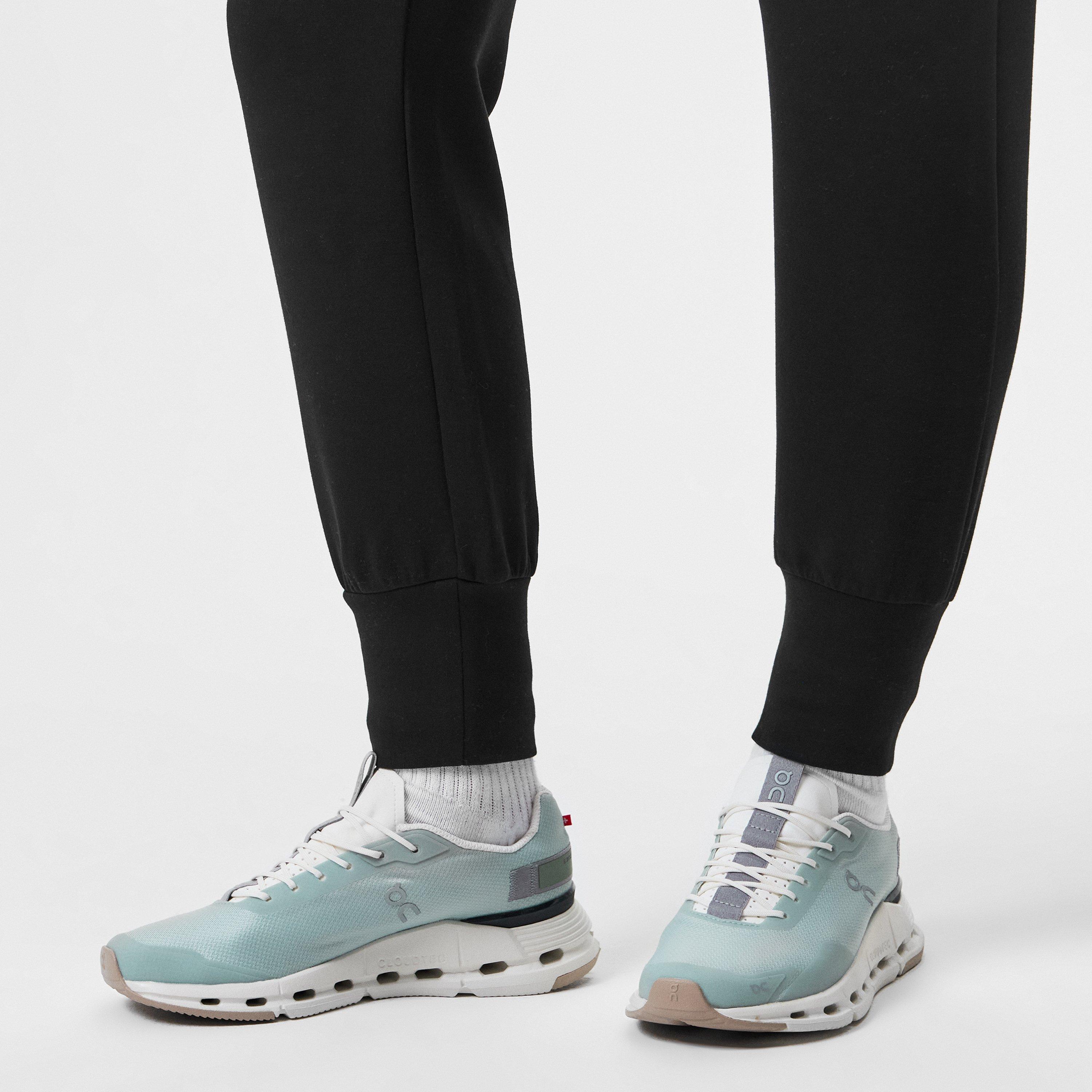 Mineral/Ivory - On - Cloudnova Form - 2