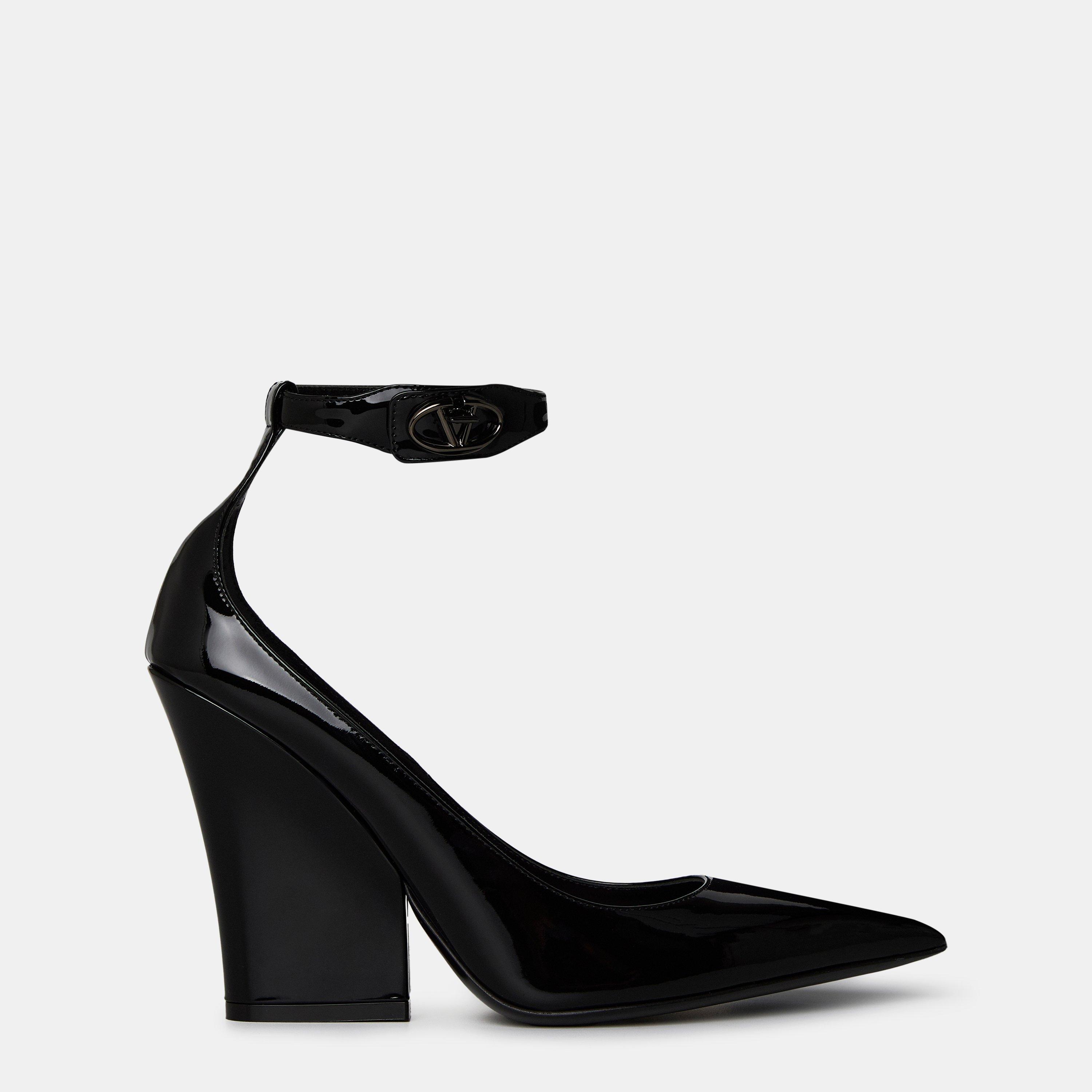 Valentino Garavani Vlogo Signature 105 Pumps