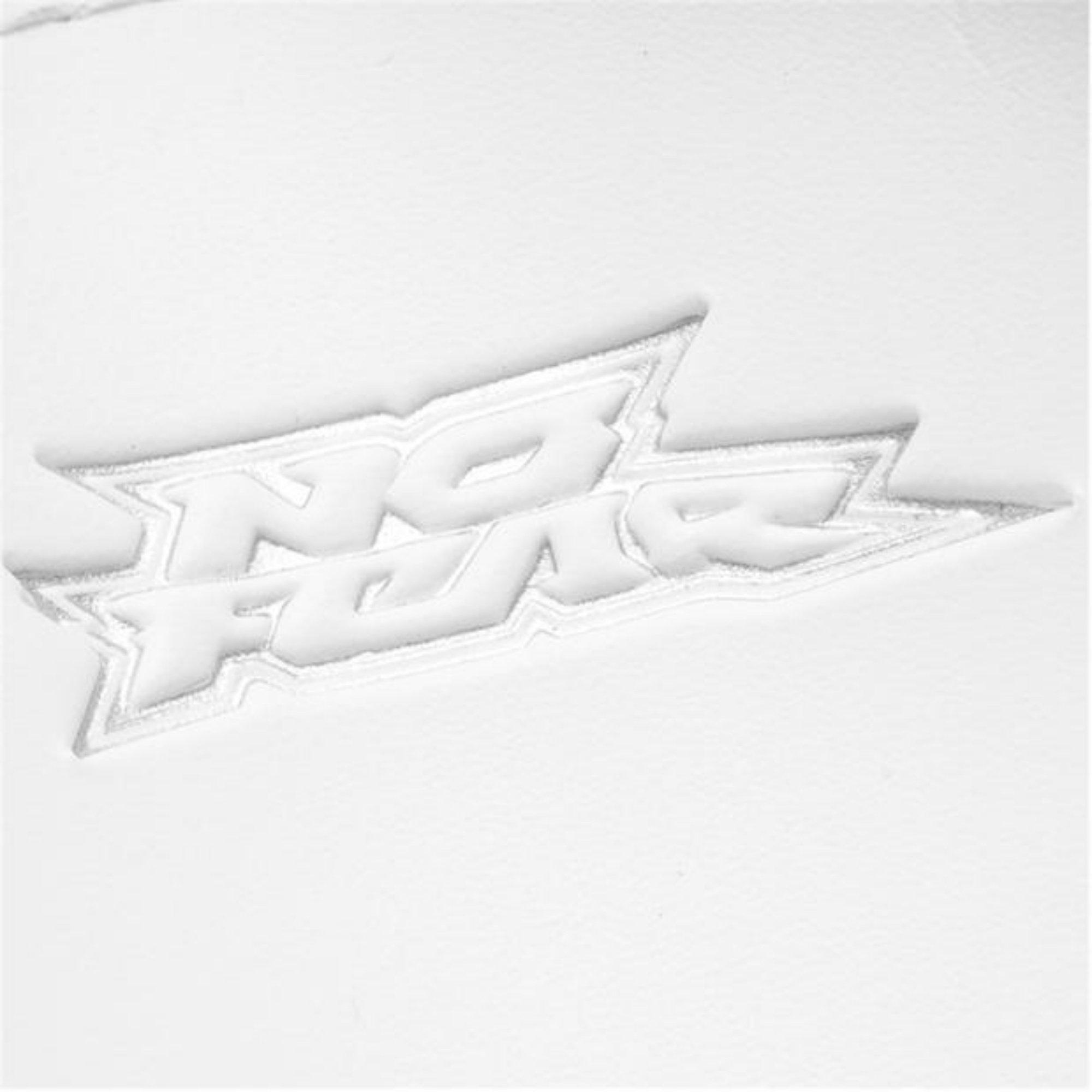 White - No Fear - Quad Skates - 5