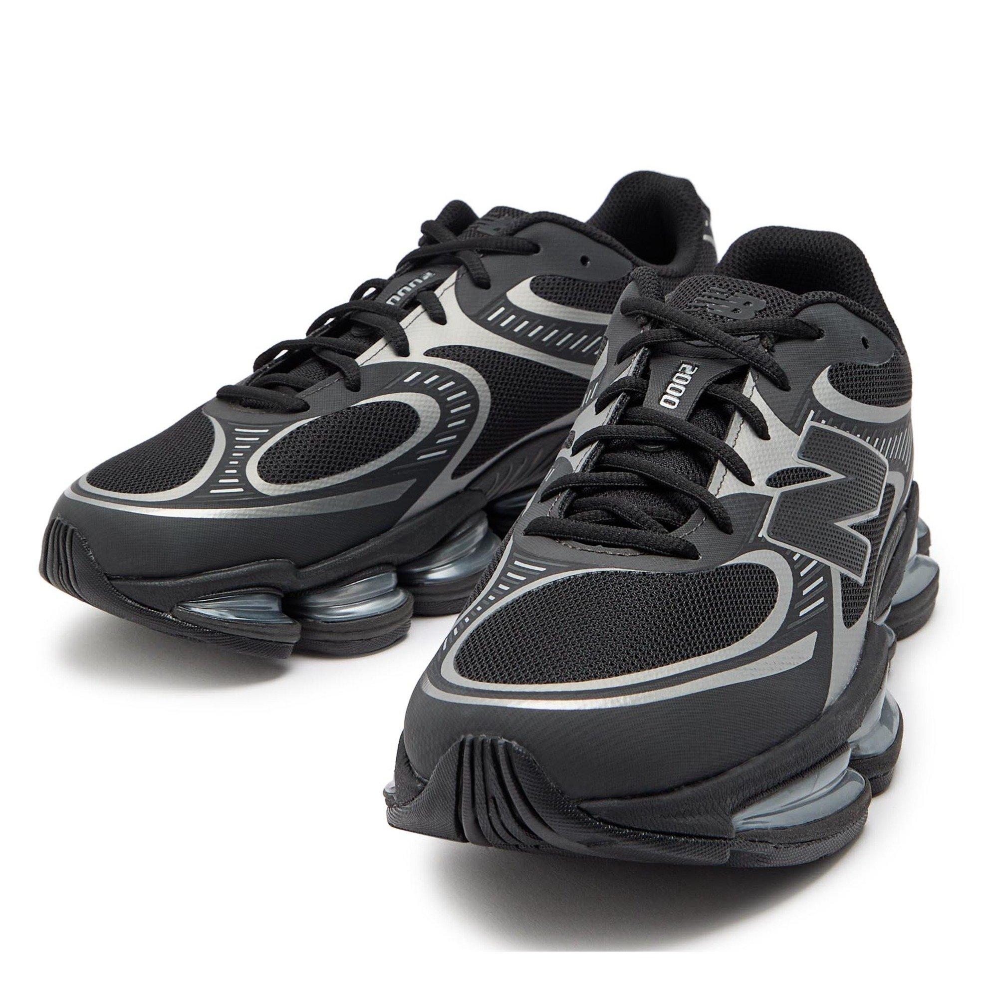 BLACK AND SILVE - New Balance - Men's 2000 Low-Top Trainers - 3