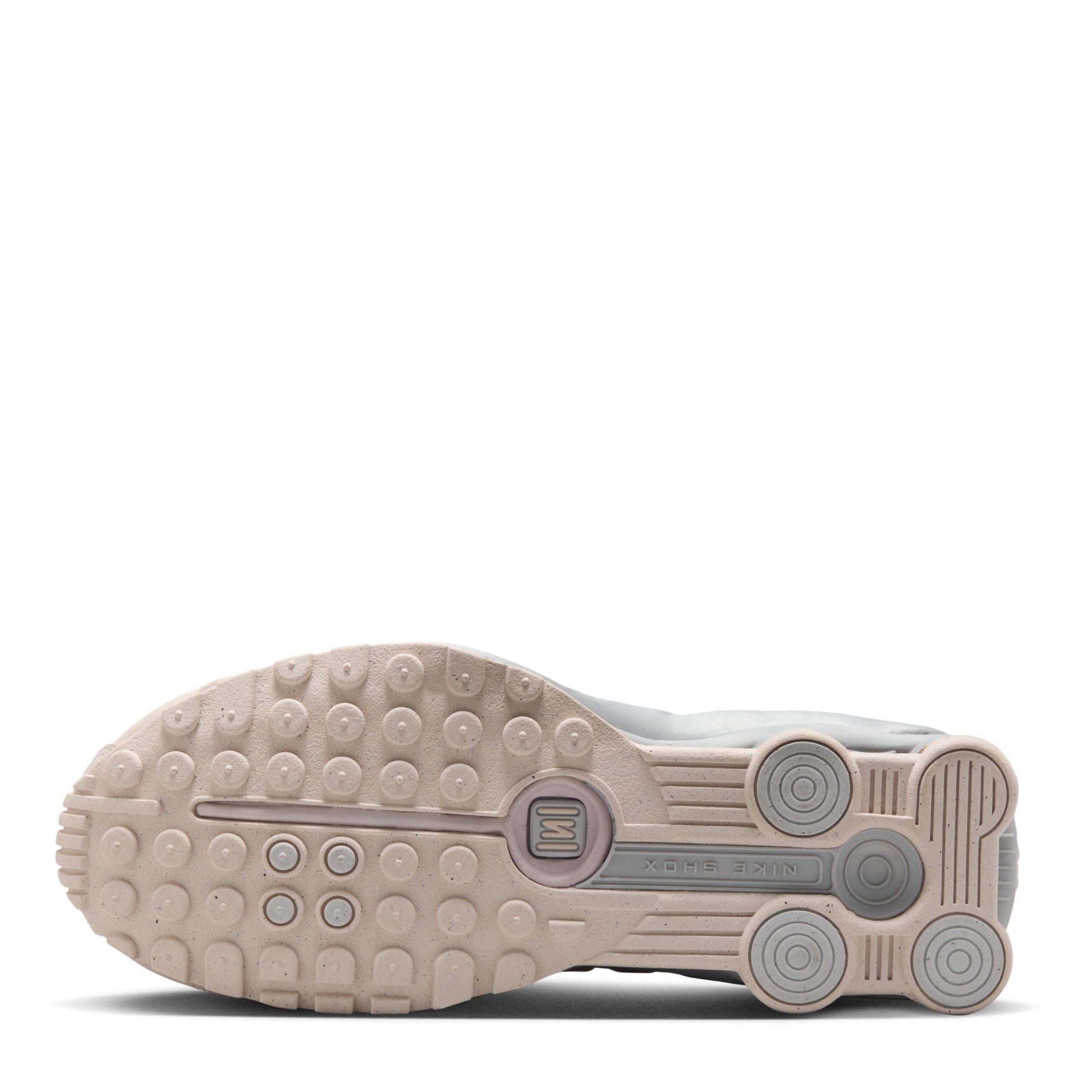 Barely Rose - Nike - Shox R4 Trainers - 3