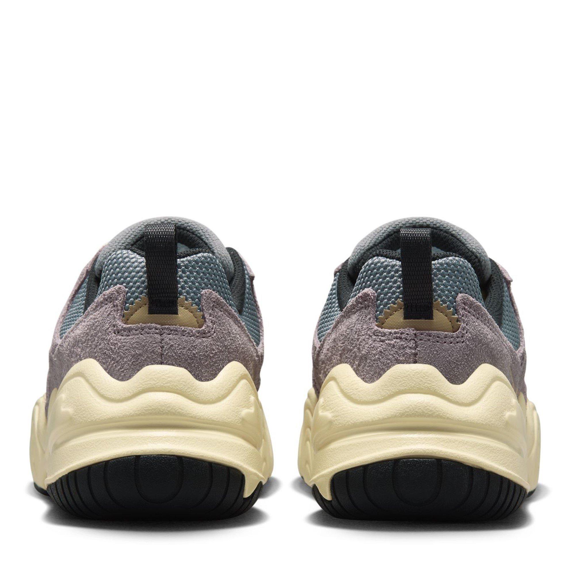 Gris/Taupe - Nike - Tech Hera Womens Shoes - 4