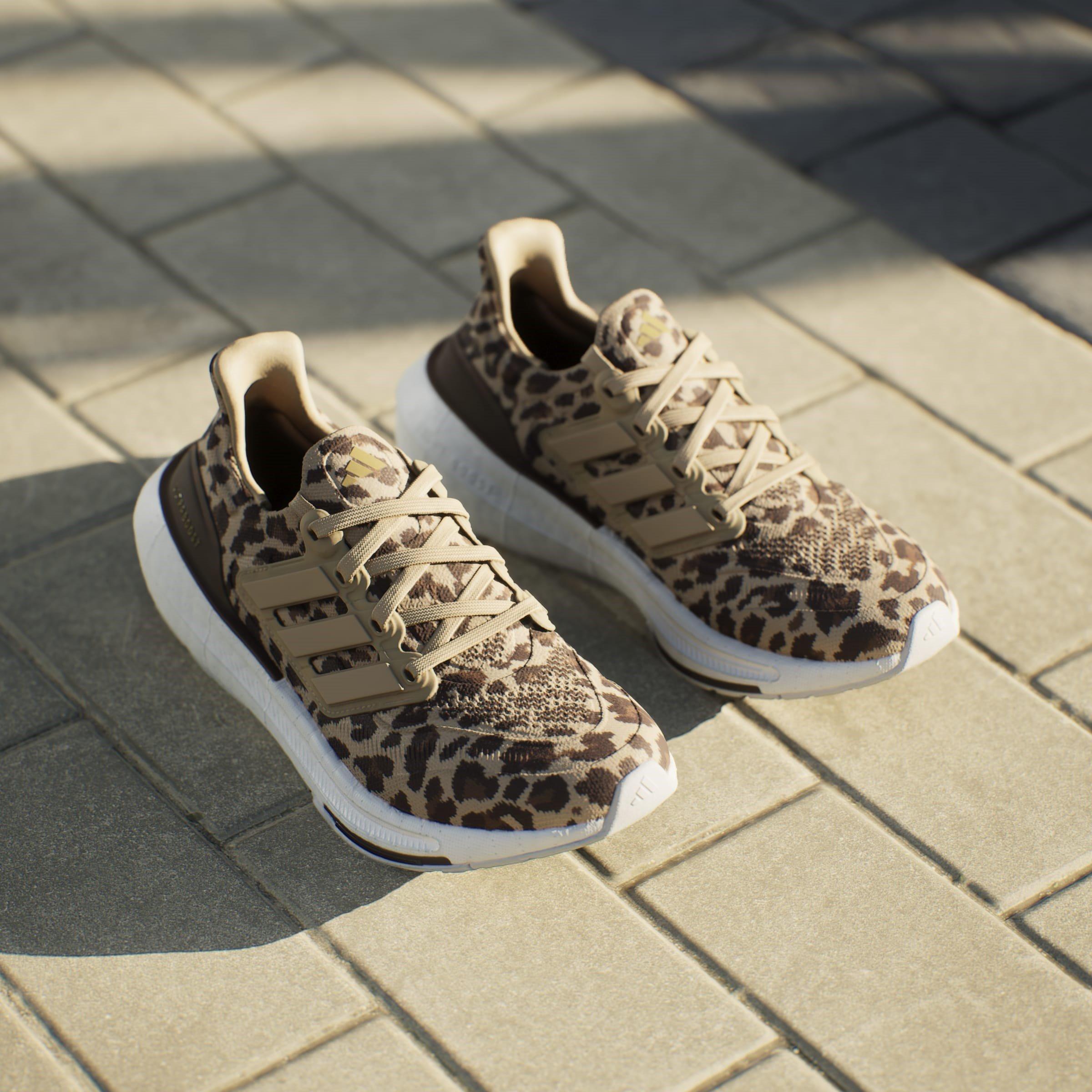 Magisches Beige - adidas - Ultraboost Light Low-Top Trainers Womens - 13