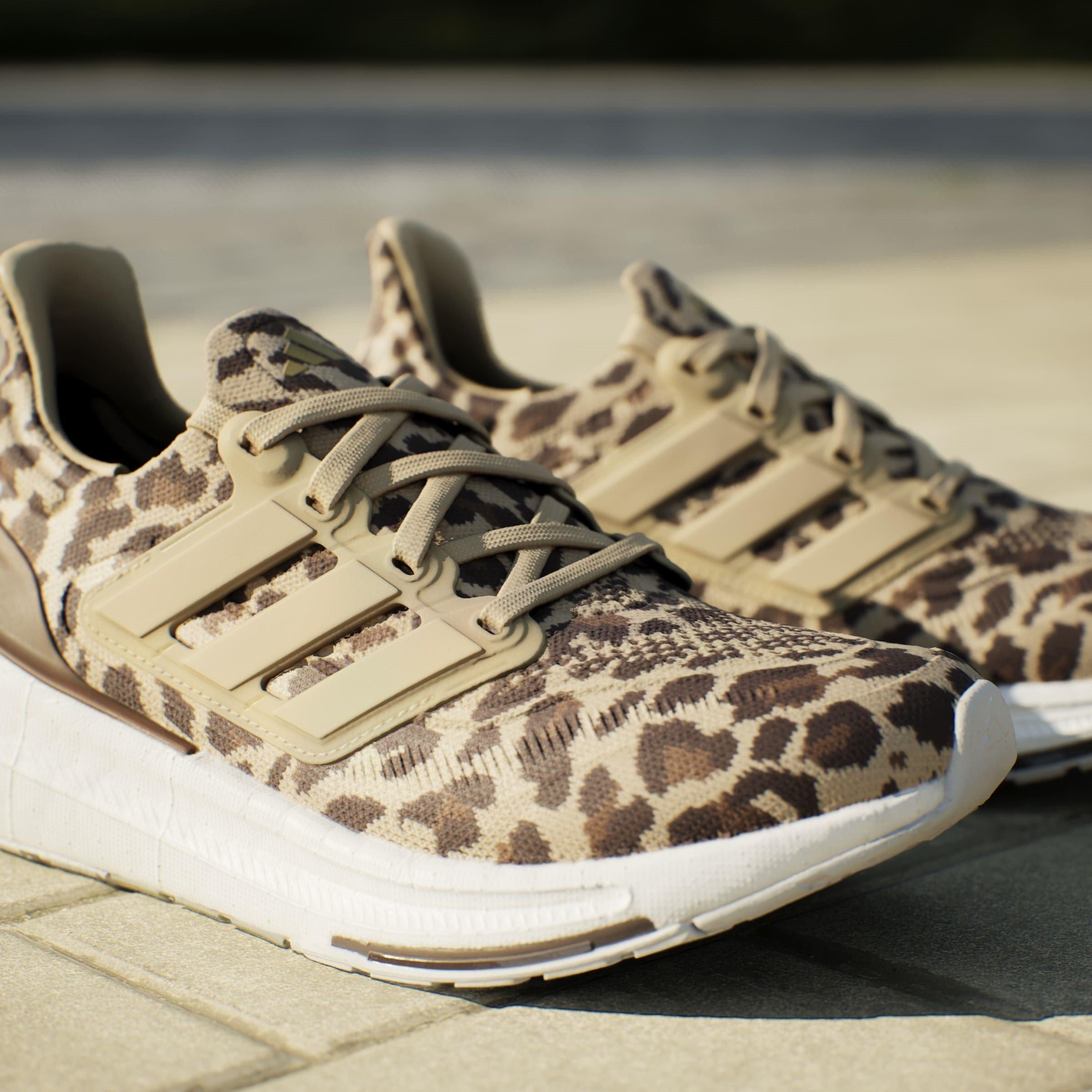 Magisches Beige - adidas - Ultraboost Light Low-Top Trainers Womens - 15