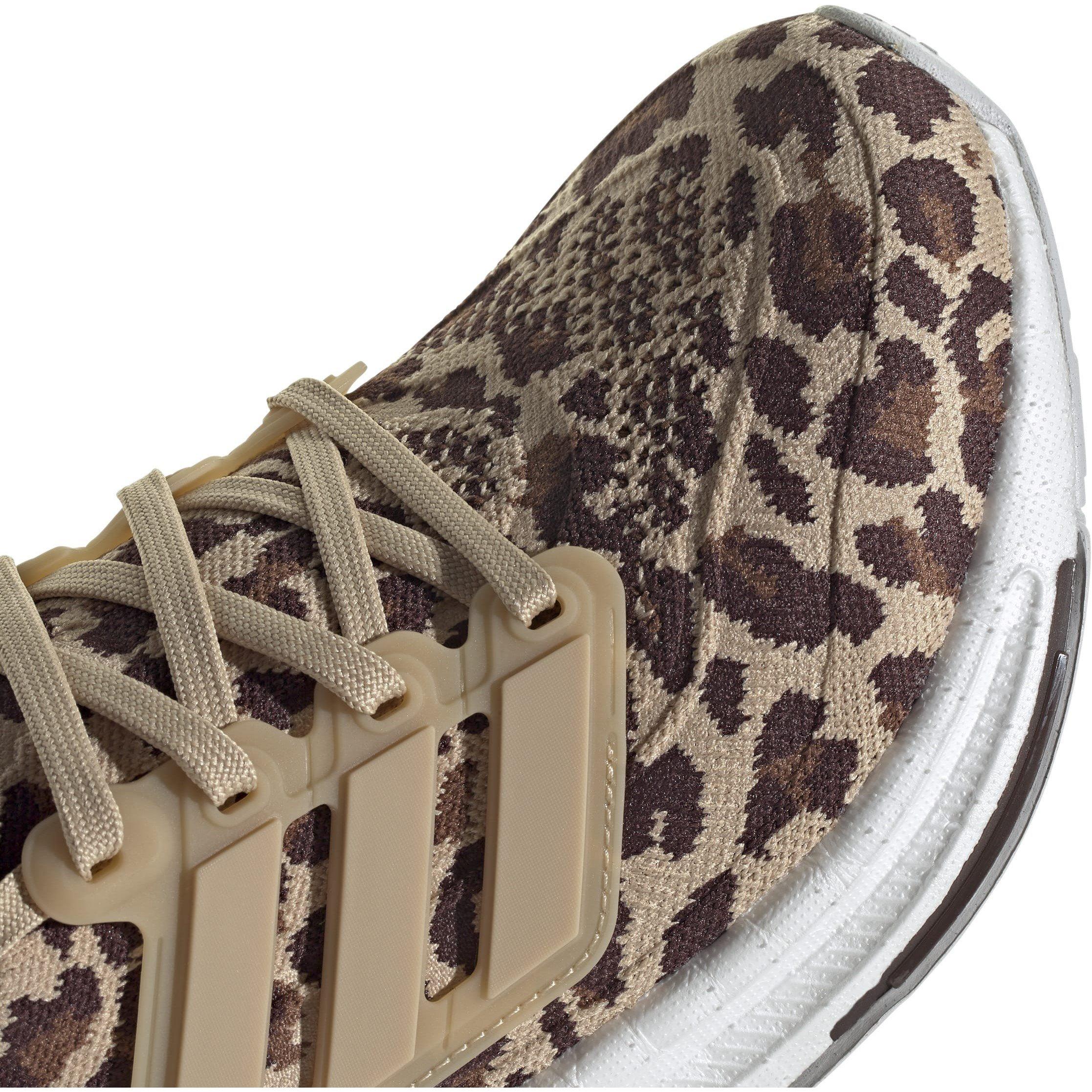 Magisches Beige - adidas - Ultraboost Light Low-Top Trainers Womens - 7