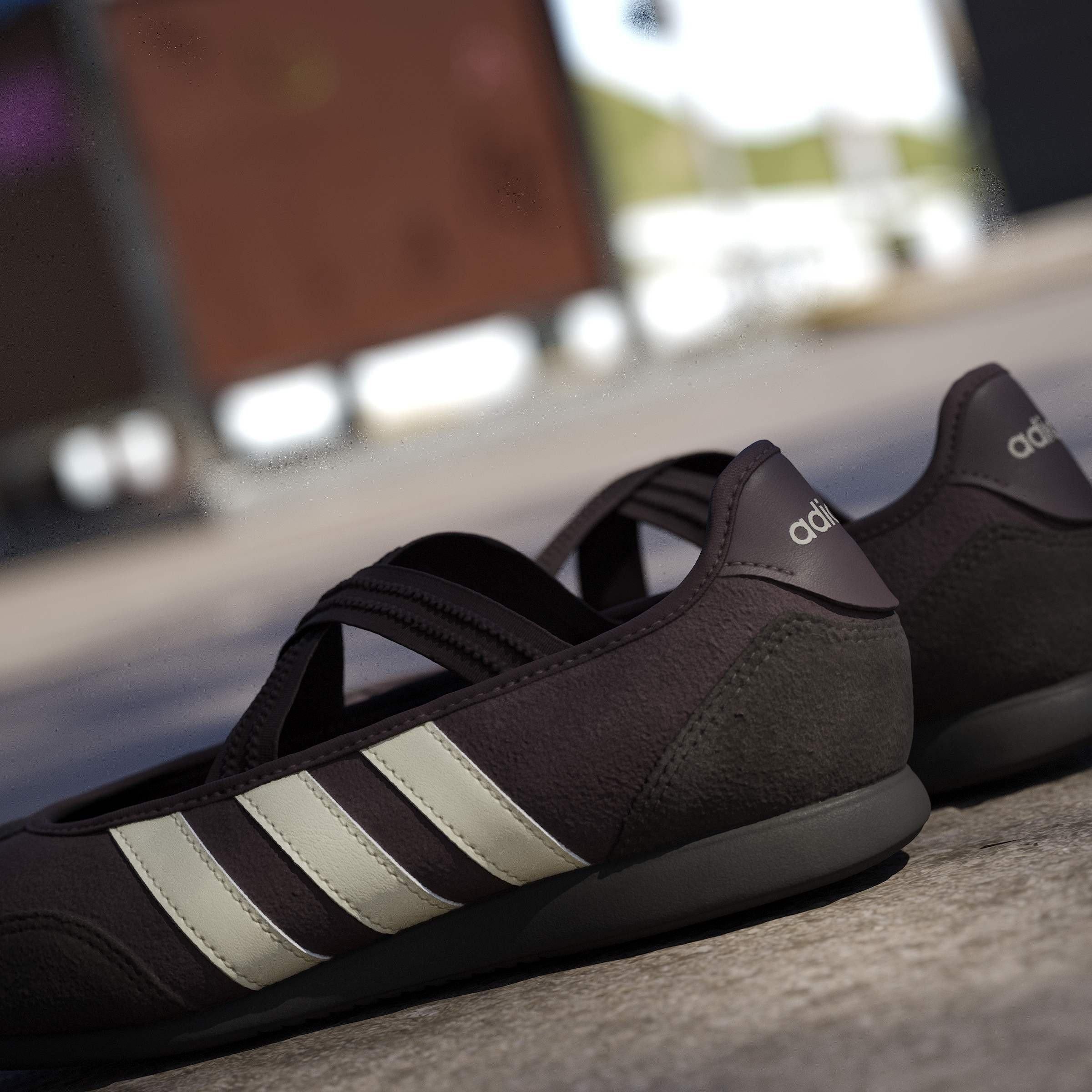 Brown/Cream - adidas - Women's Low-Top Trainers - 16